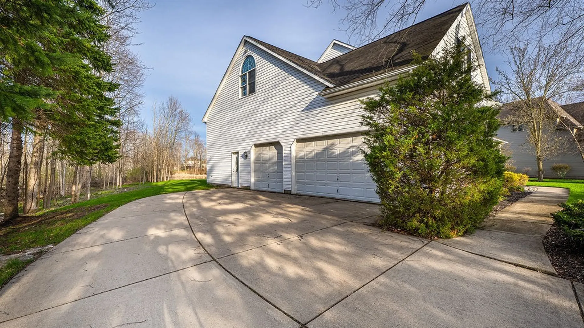 Property at 8116 Floss Lane, Clarence, NY 14051 26