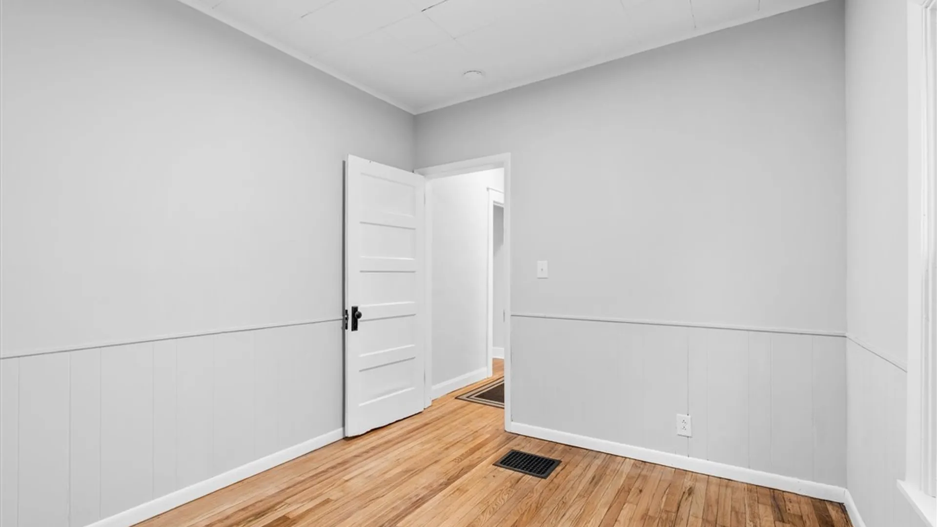 Property at 127 Schuler Street, Syracuse, NY 13203 16