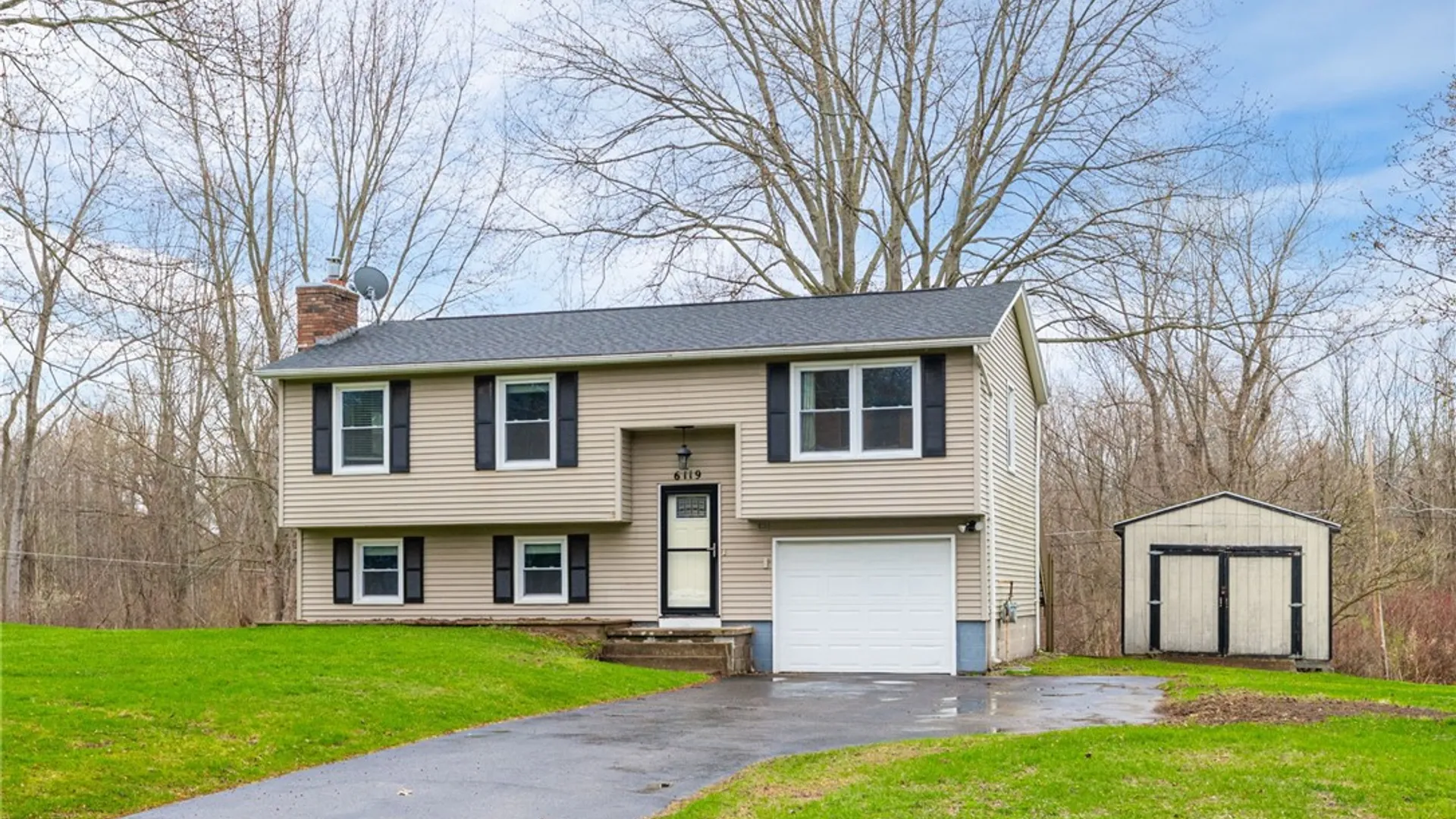 Property at 6119 Hollybush Lane, Ontario, NY 14519 2