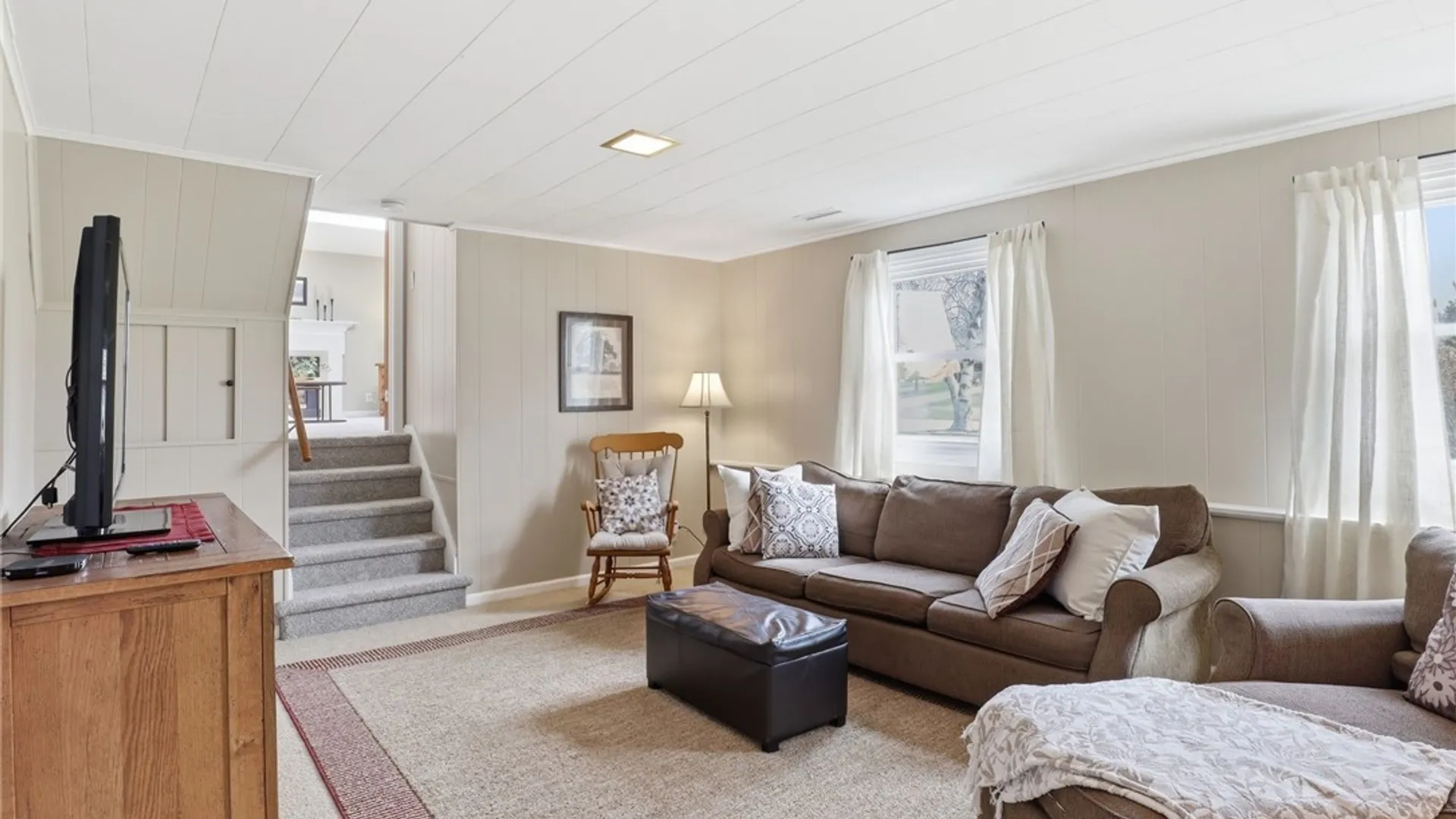 Property at 11 Saxony Road, Pittsford, NY 14534 16
