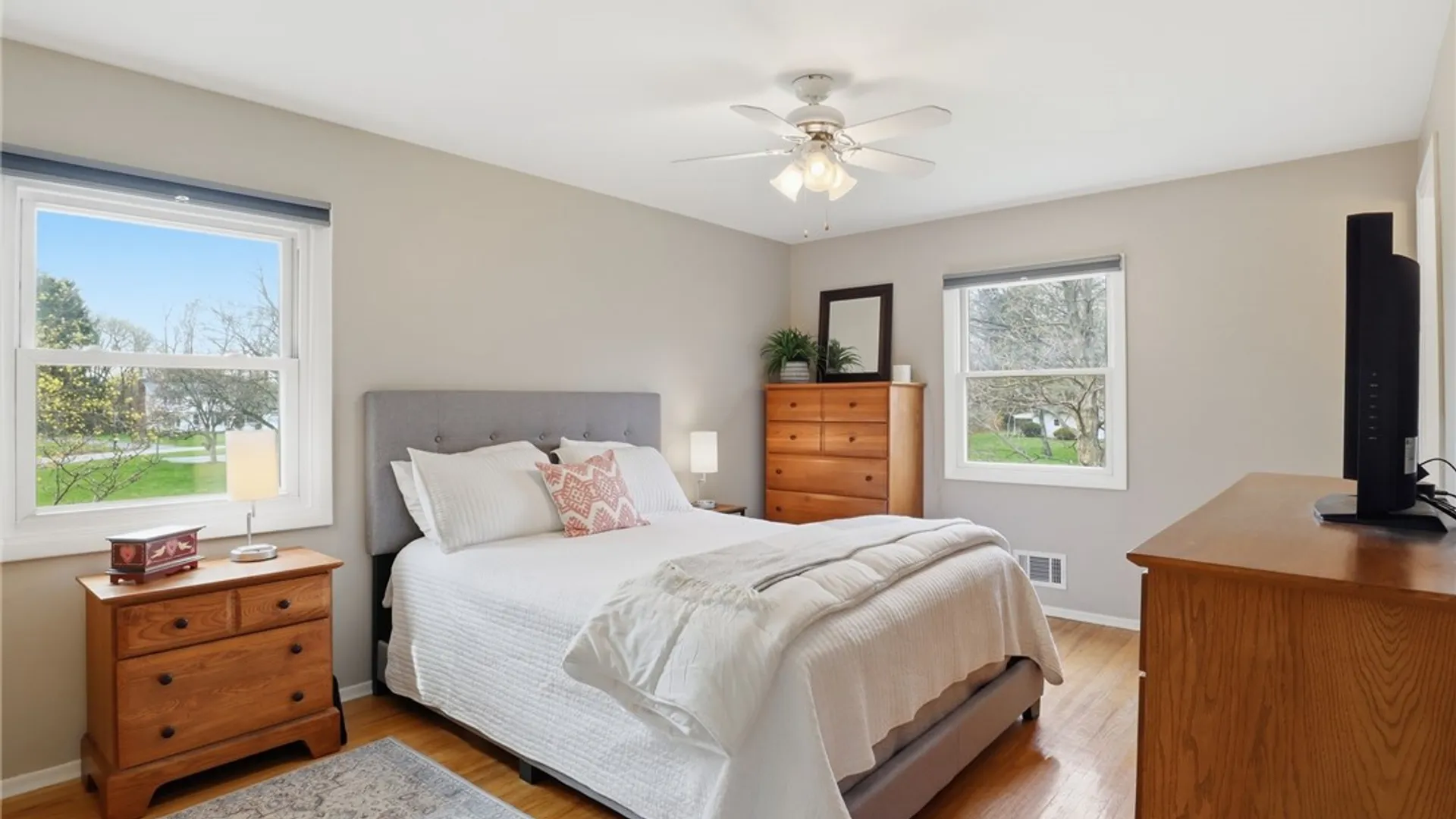Property at 11 Saxony Road, Pittsford, NY 14534 21