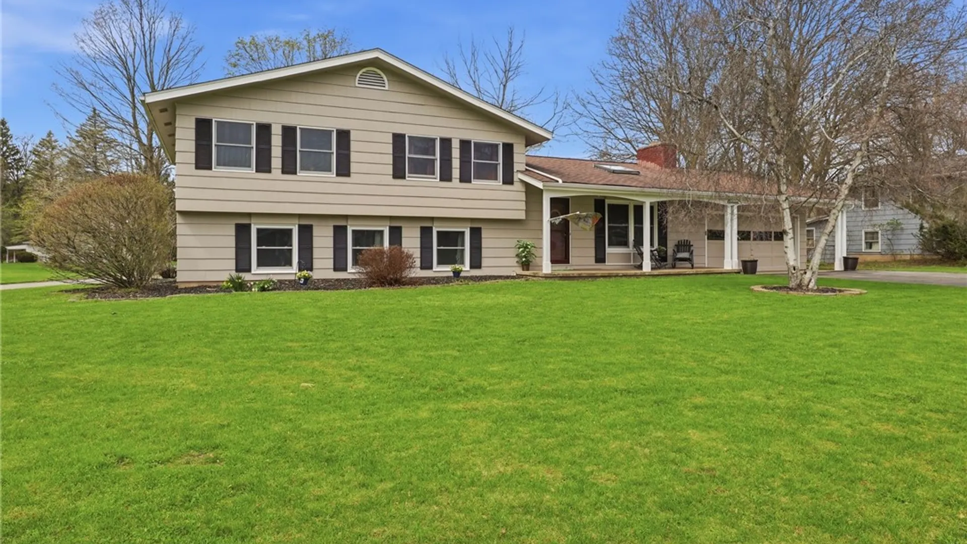 Property at 11 Saxony Road, Pittsford, NY 14534 3