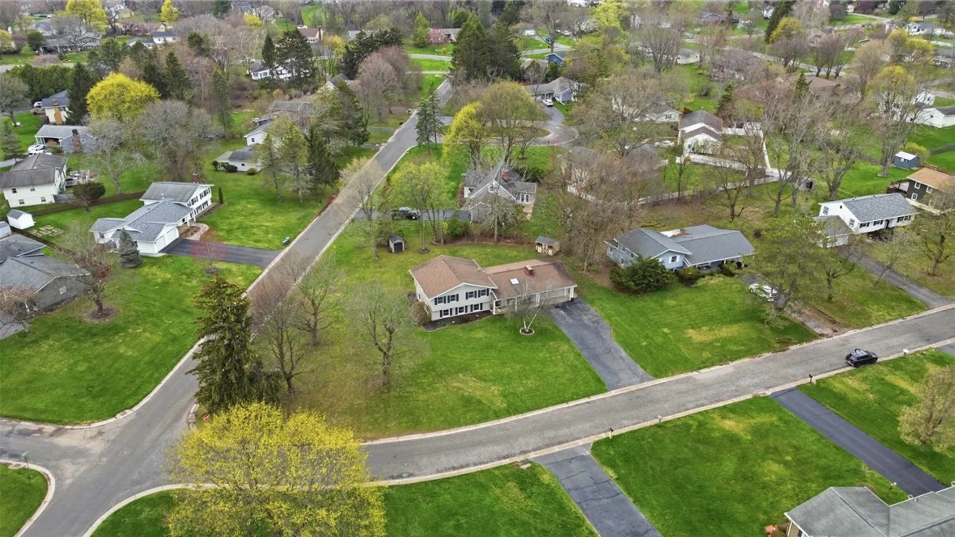 Property at 11 Saxony Road, Pittsford, NY 14534 44