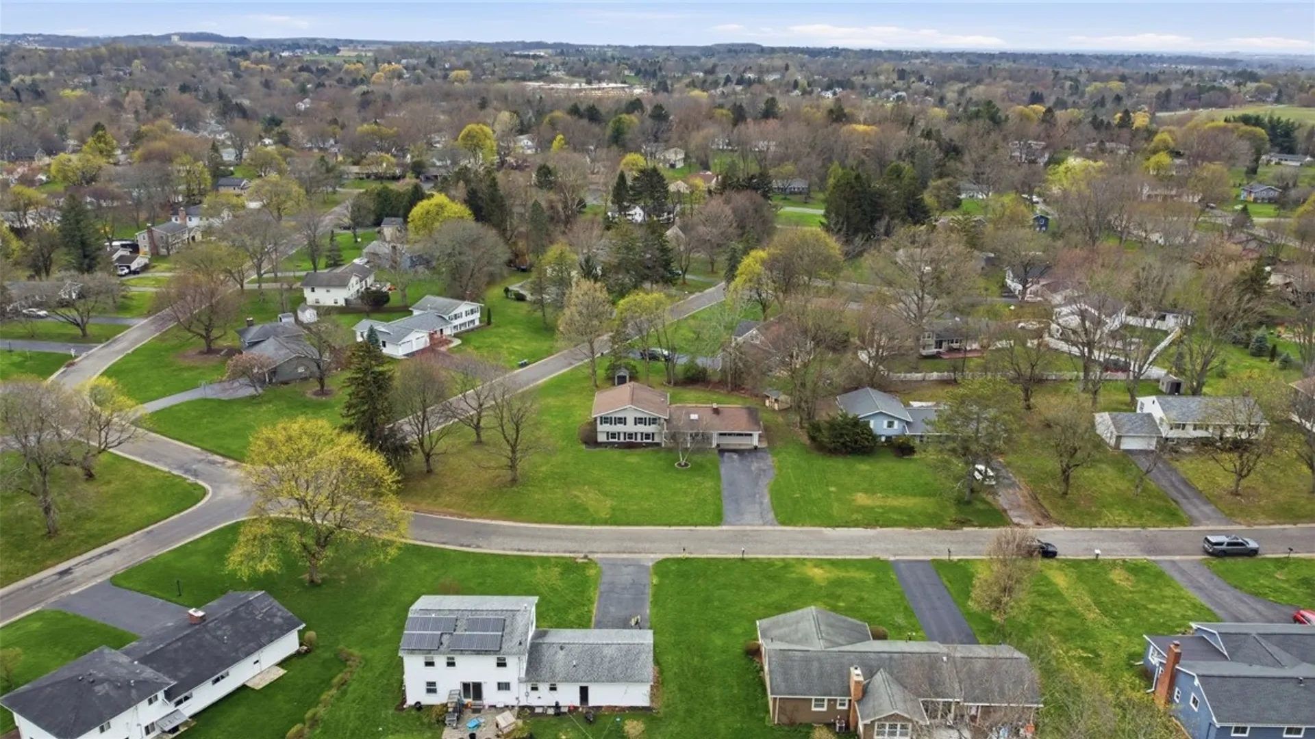 Property at 11 Saxony Road, Pittsford, NY 14534 45