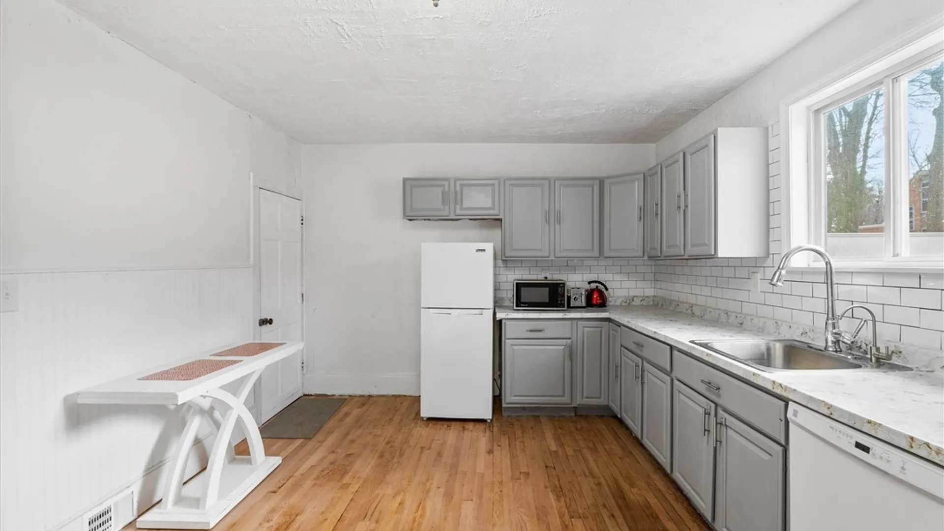 Property at 532 Columbus Avenue, Syracuse, NY 13210 4