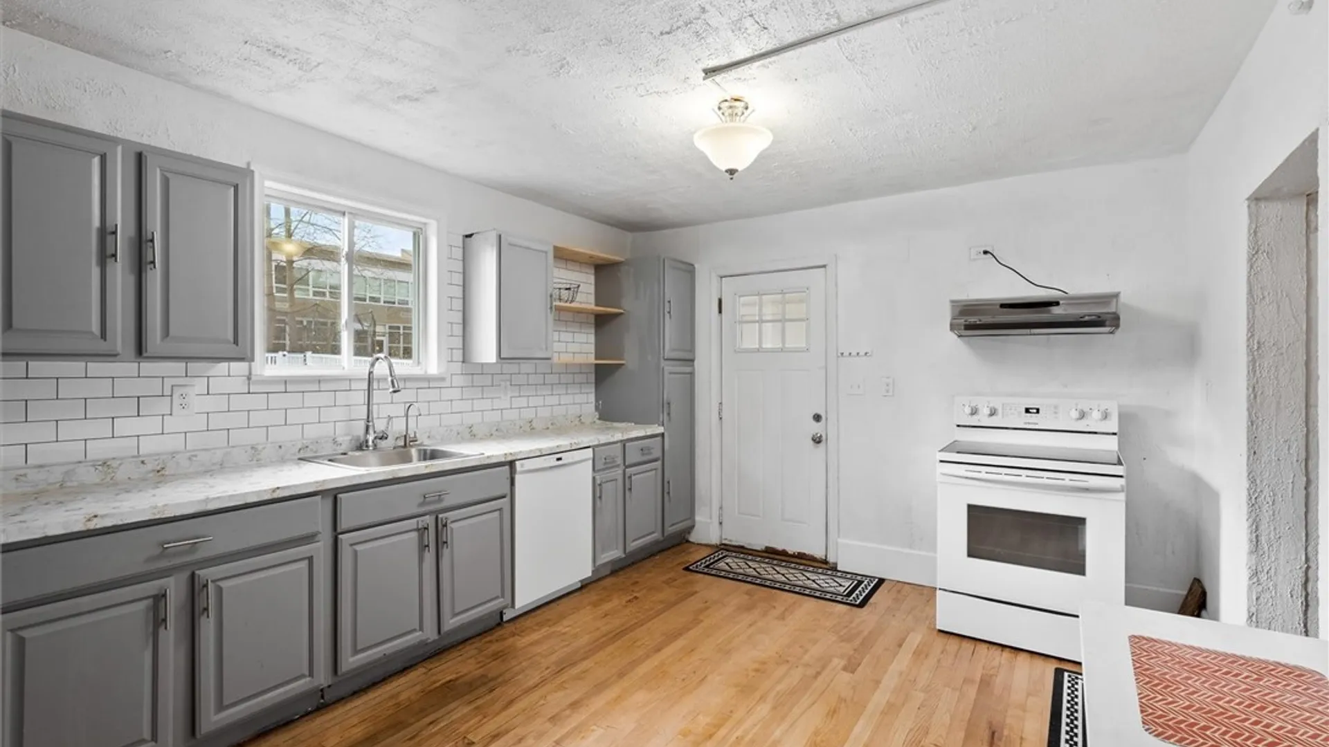 Property at 532 Columbus Avenue, Syracuse, NY 13210 6