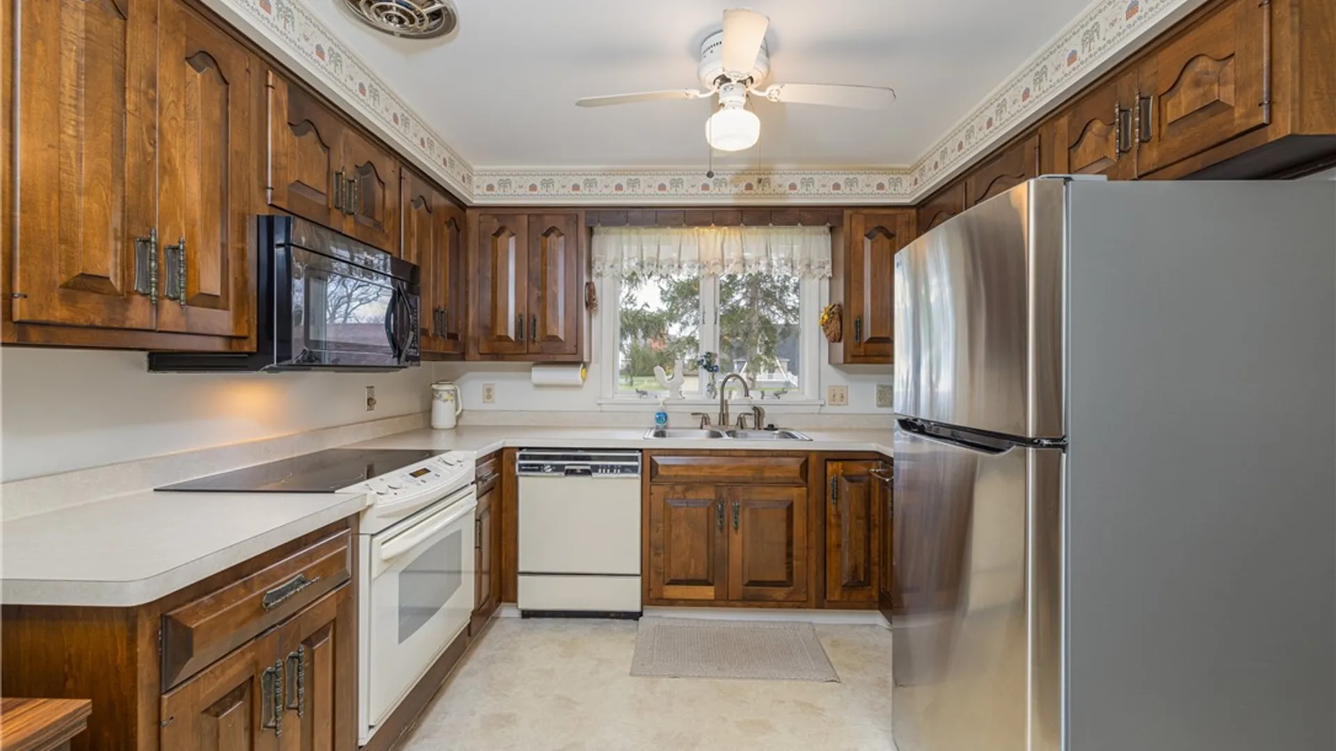 Property at 12 Lighthouse Rd, Parma, NY 14468 13