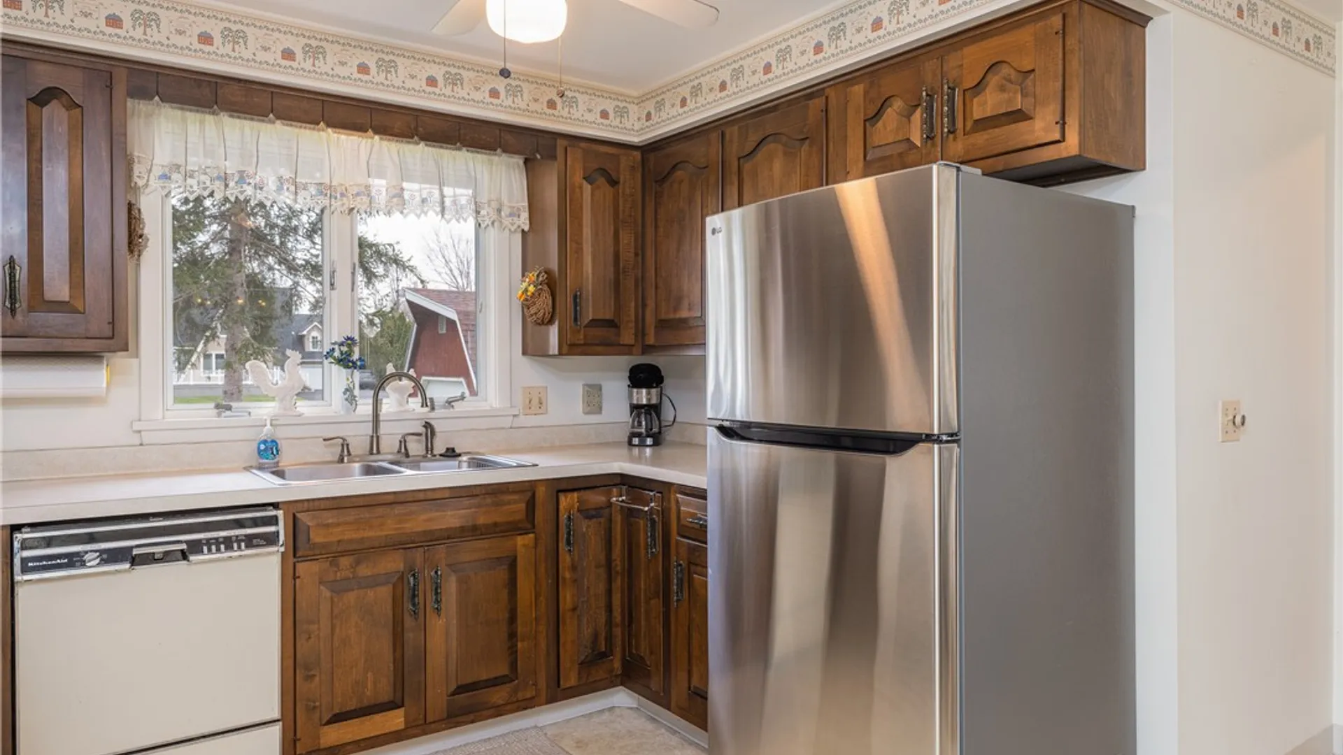 Property at 12 Lighthouse Rd, Parma, NY 14468 14