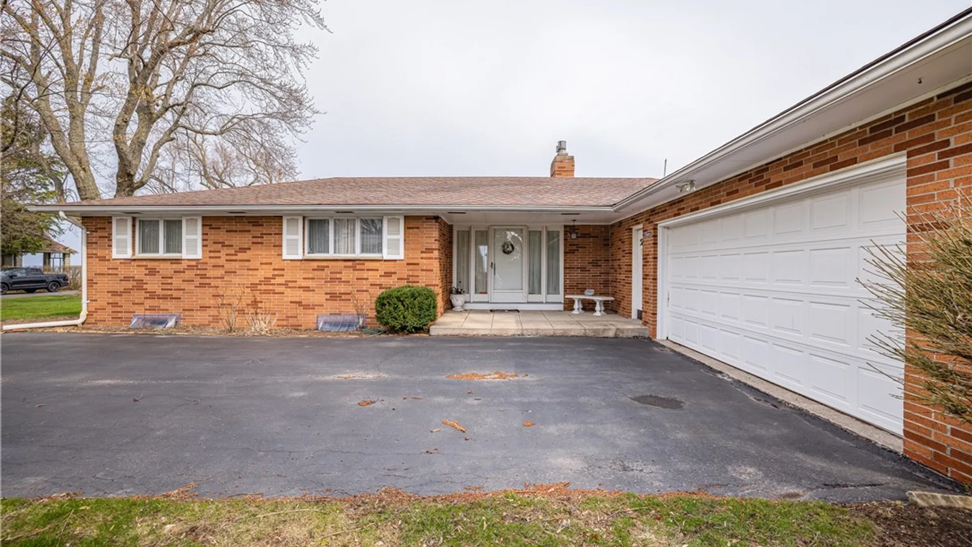 Property at 12 Lighthouse Rd, Parma, NY 14468 3