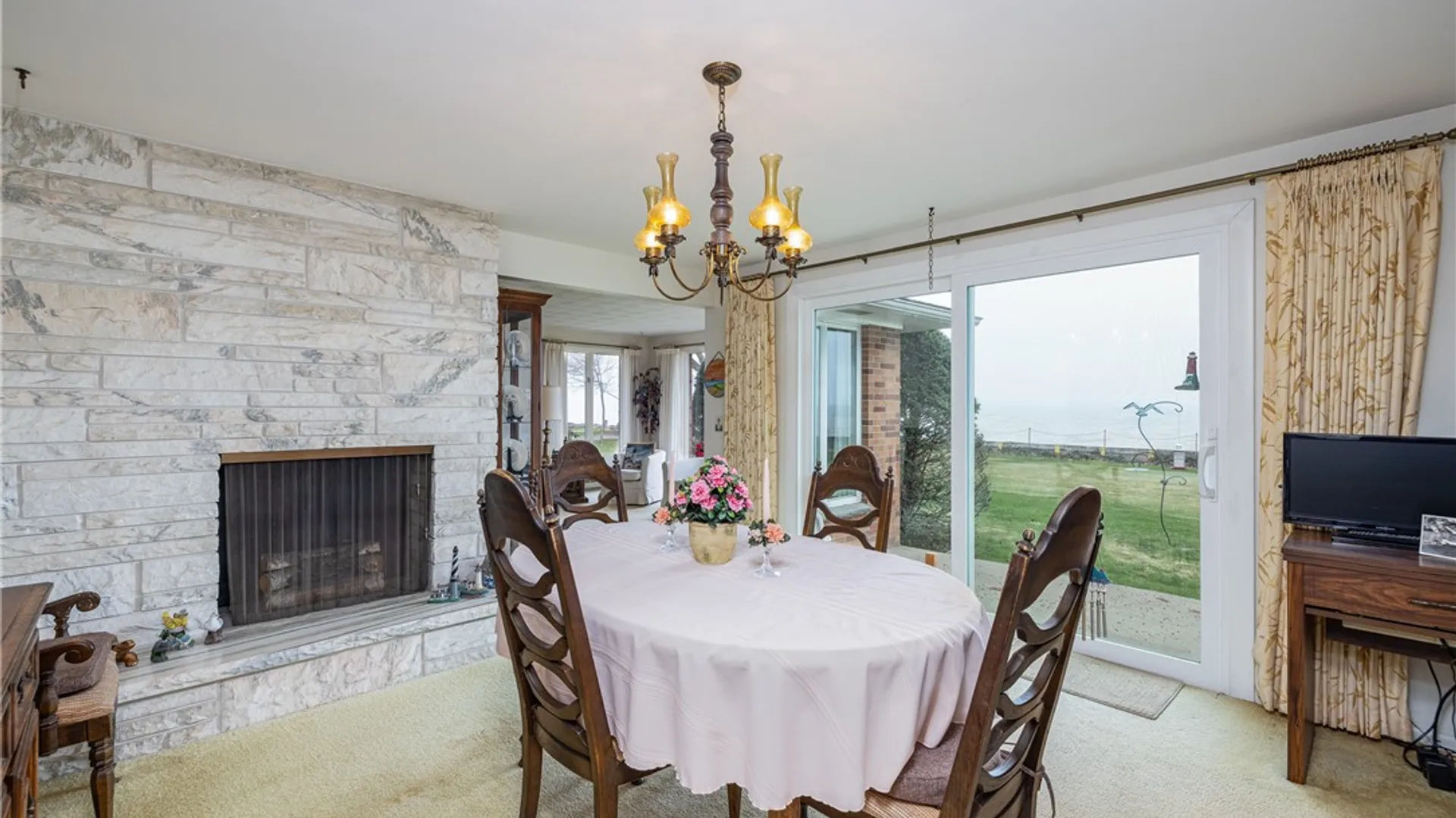 Property at 12 Lighthouse Rd, Parma, NY 14468 9