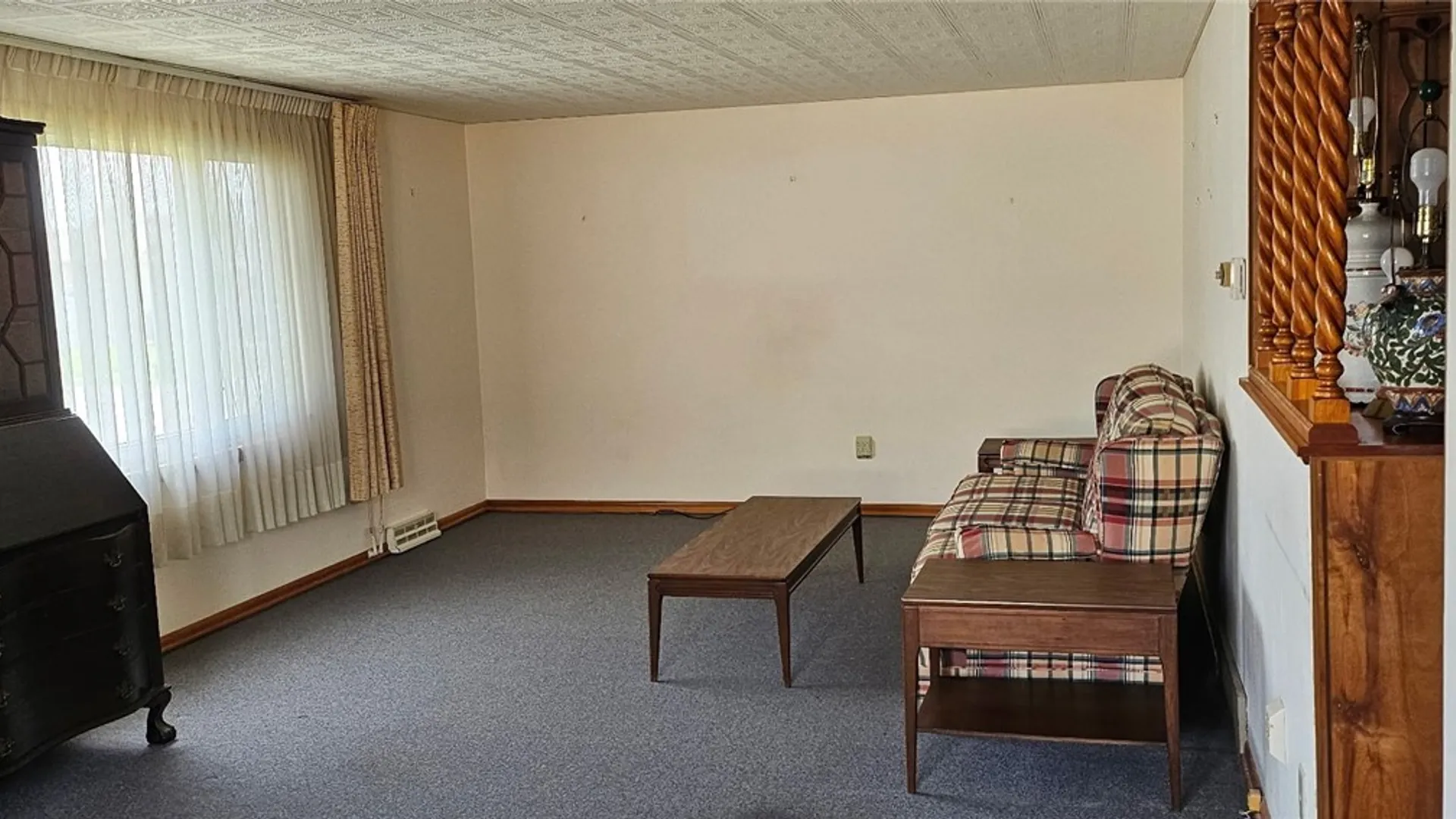 Property at 70 Fairelm Lane, Cheektowaga, NY 14227 4