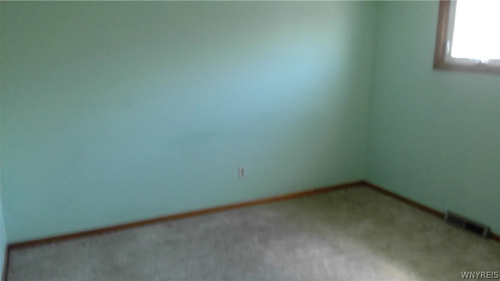 Property at 70 Fairelm Lane, Cheektowaga, NY 14227 6
