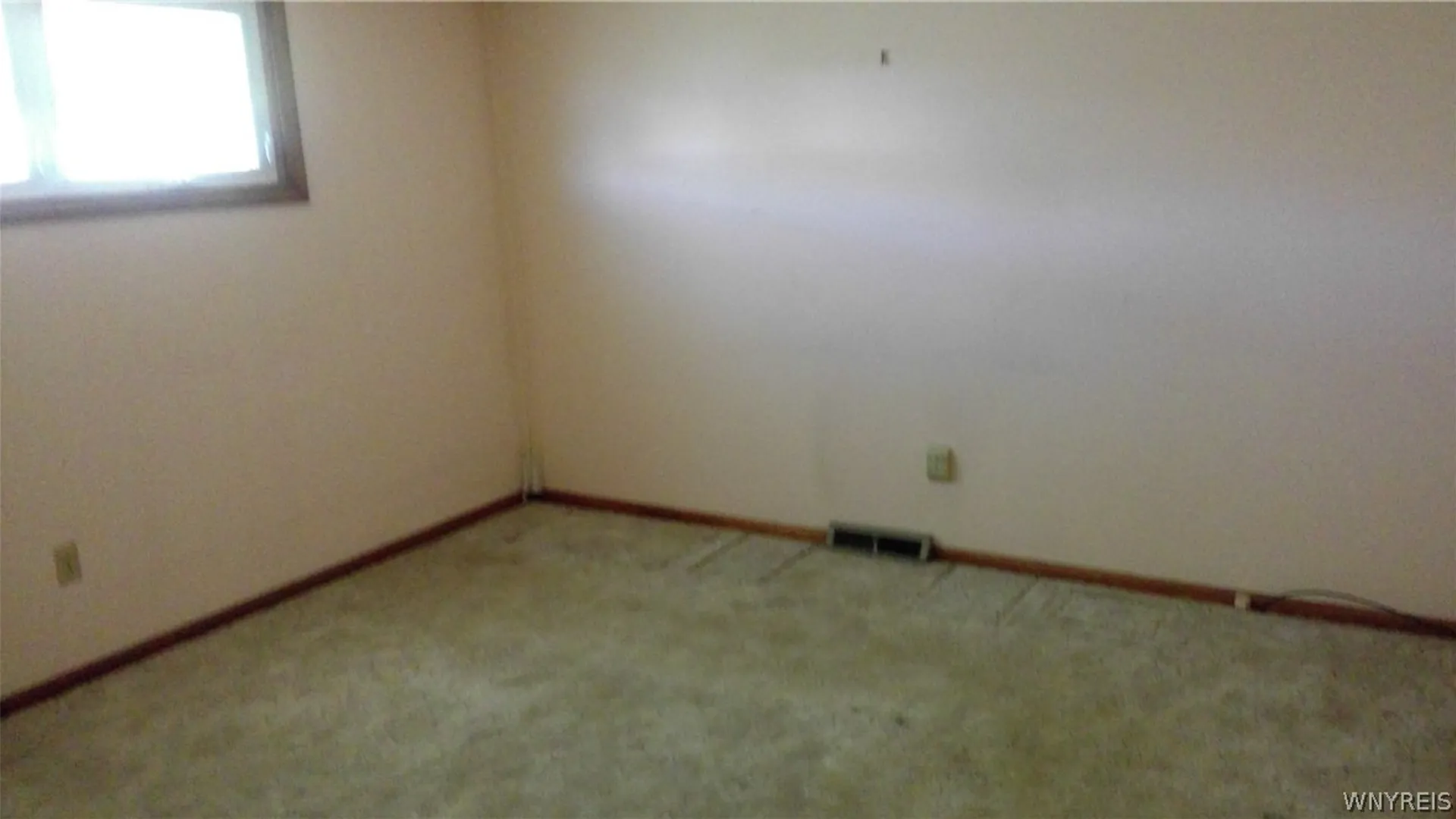 Property at 70 Fairelm Lane, Cheektowaga, NY 14227 9