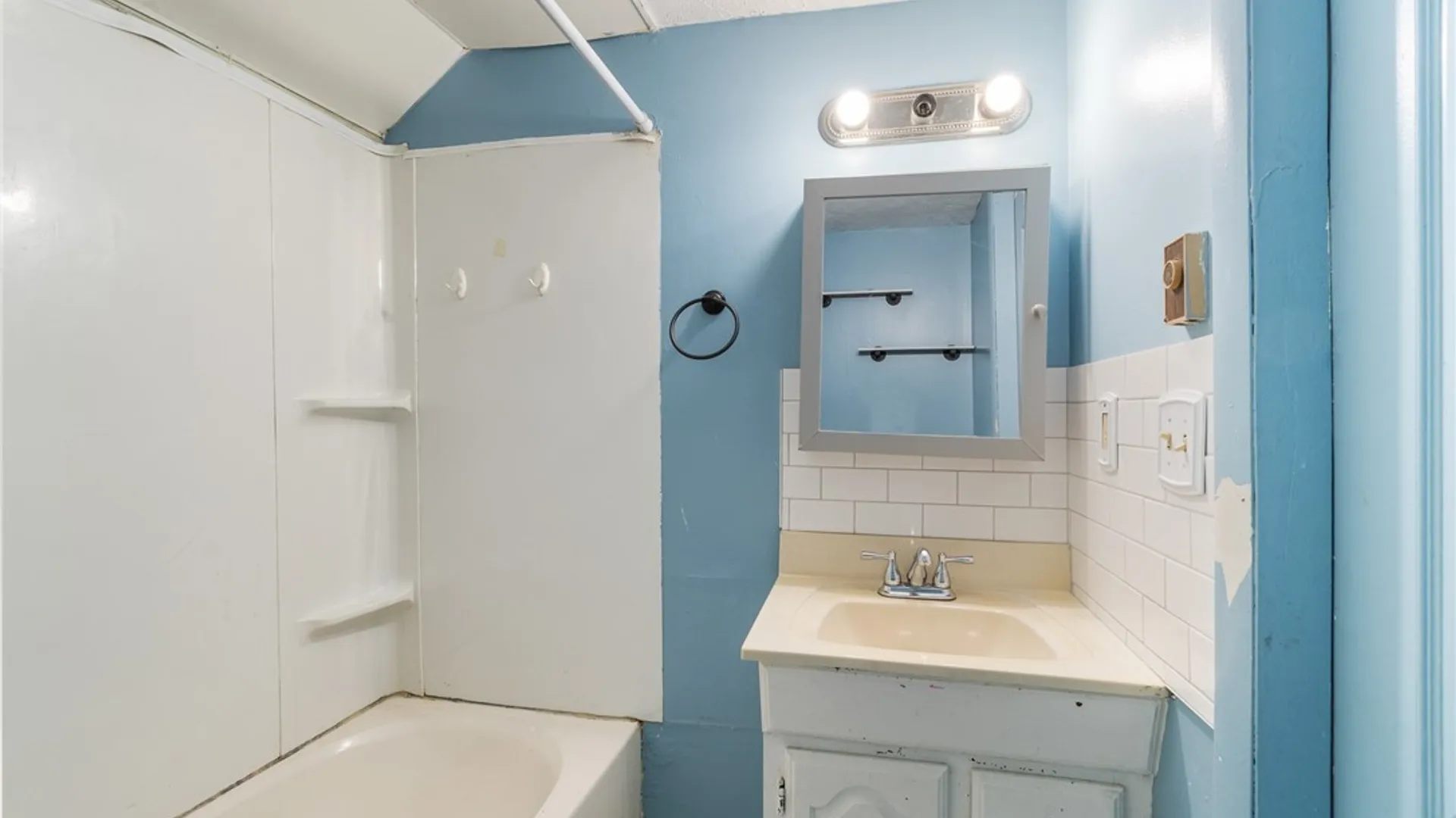 Property at 4024 Ridgeway Street, Williamson, NY 14589 20