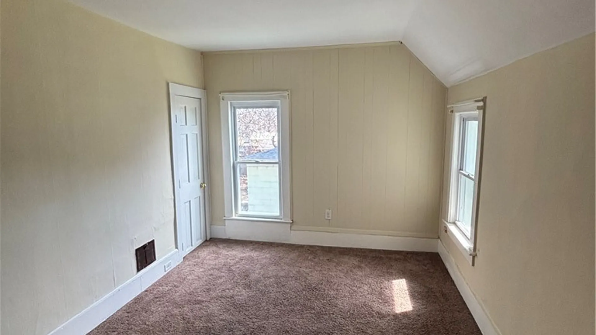 Property at 1056 Walnut Street, Elmira City, NY 14905 4