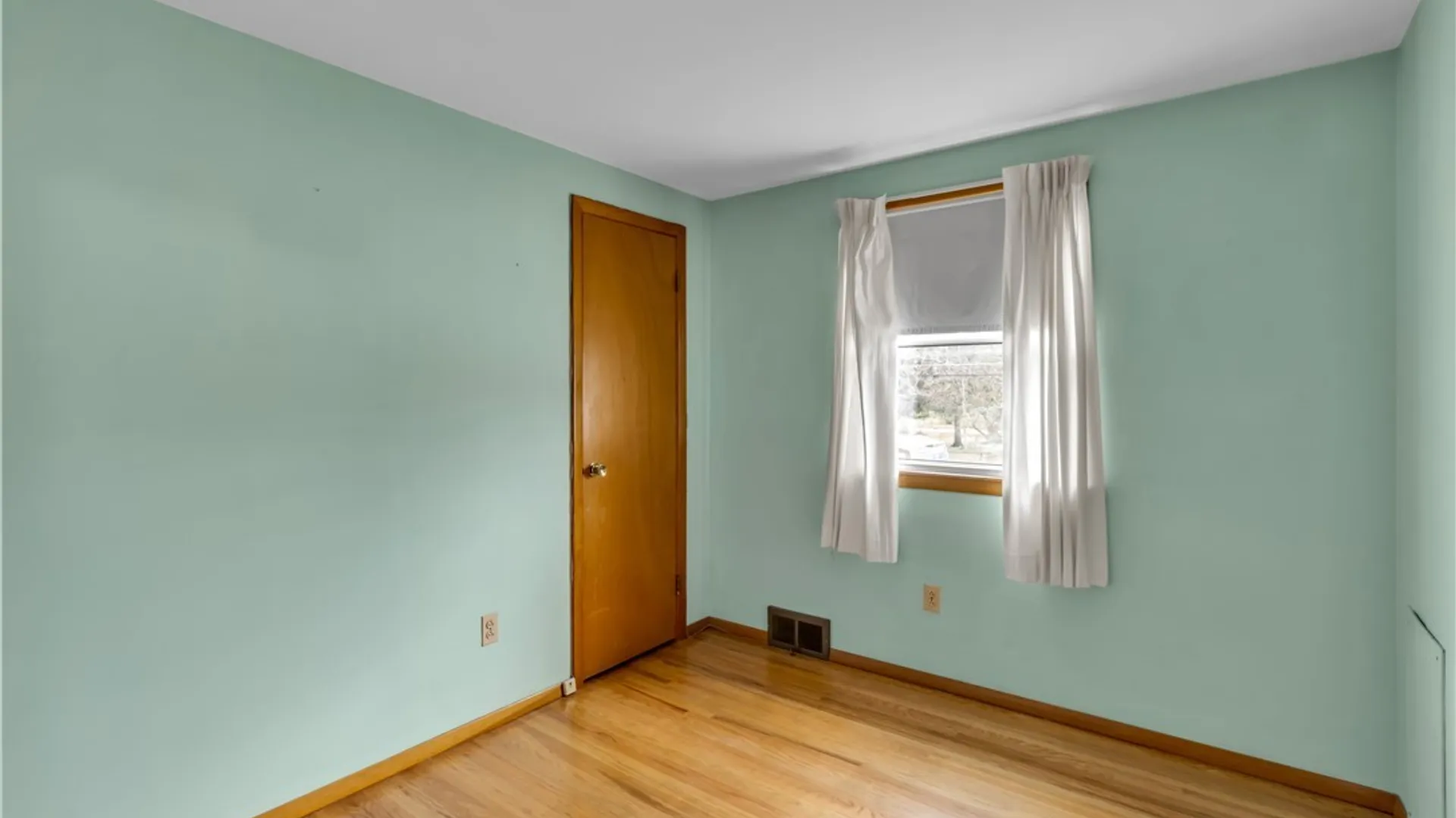 Property at 162 Steven Drive, Cheektowaga, NY 14227 18