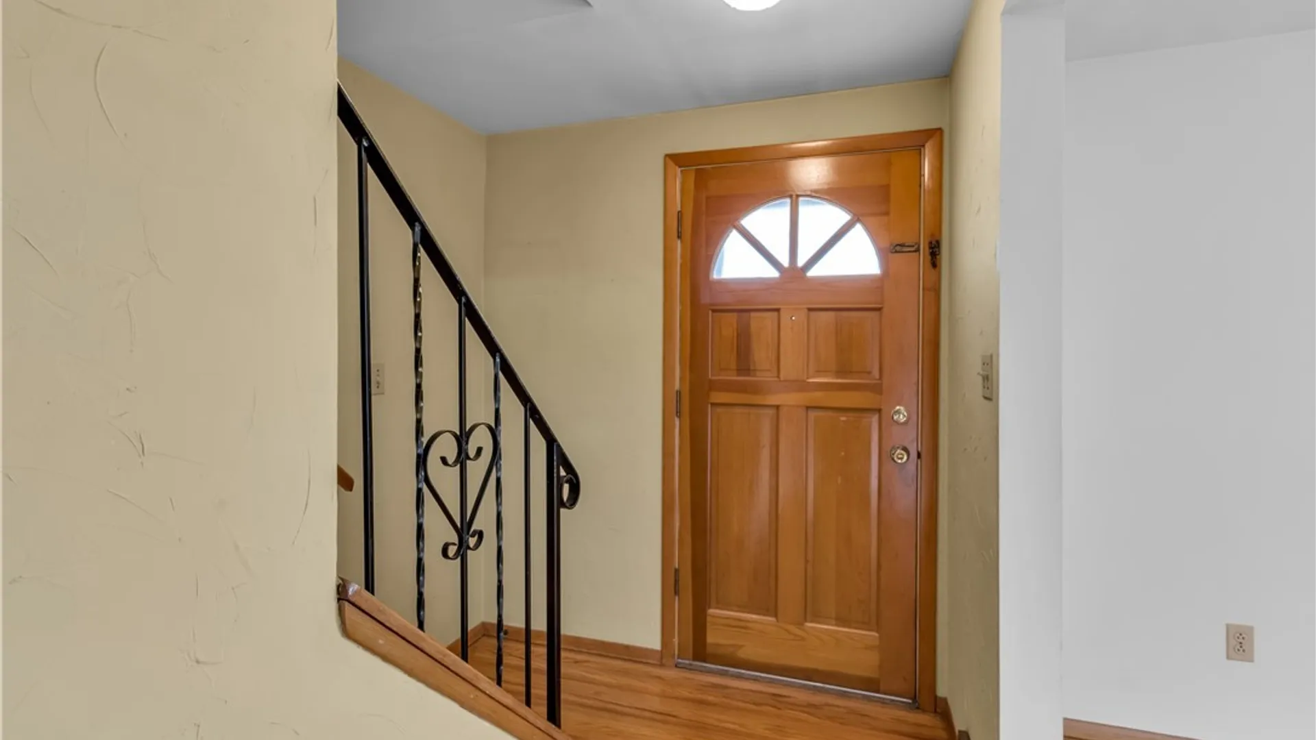Property at 162 Steven Drive, Cheektowaga, NY 14227 2