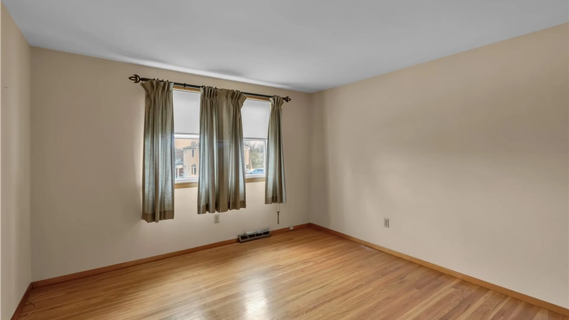 Property at 162 Steven Drive, Cheektowaga, NY 14227 20