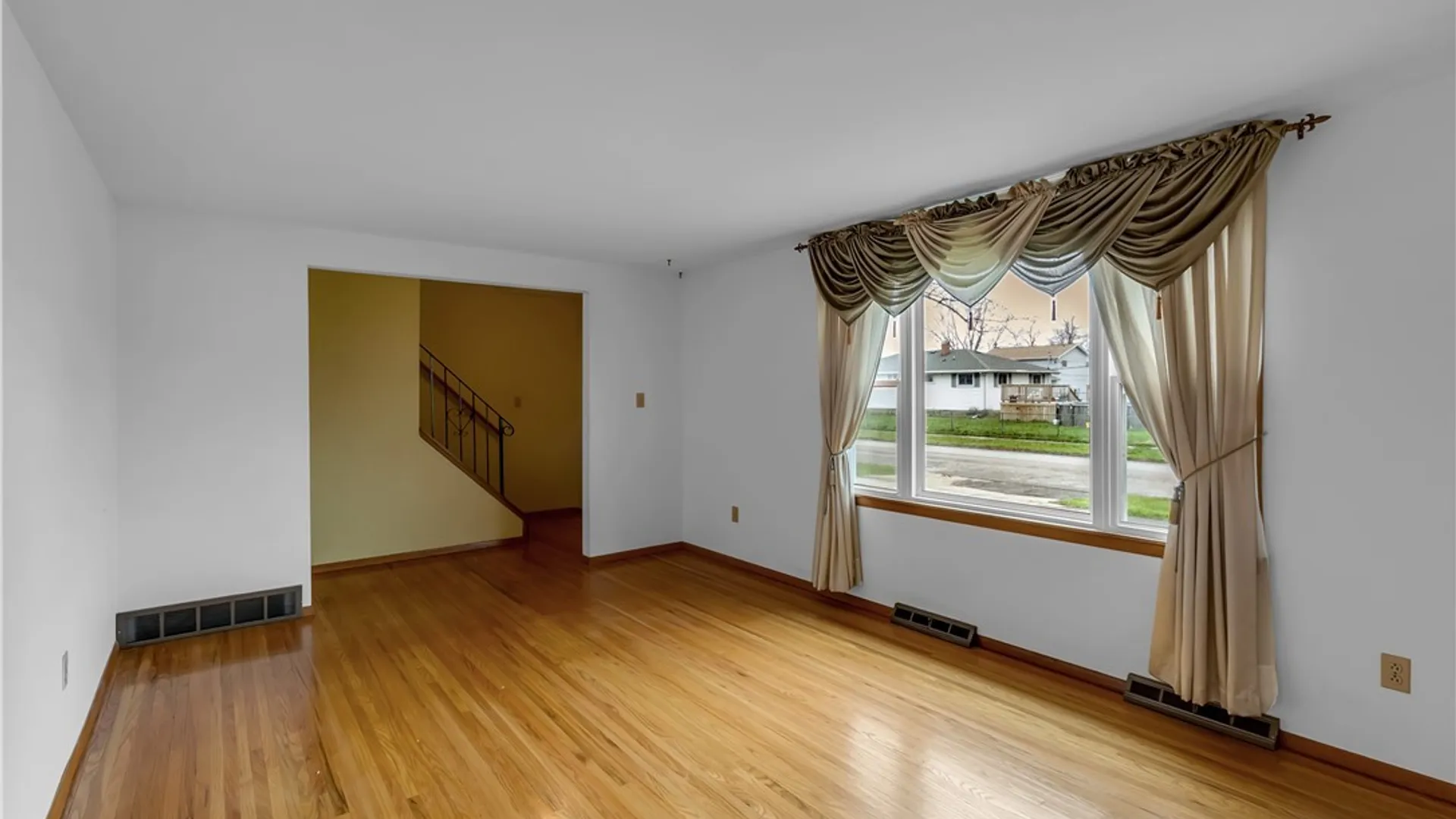 Property at 162 Steven Drive, Cheektowaga, NY 14227 6