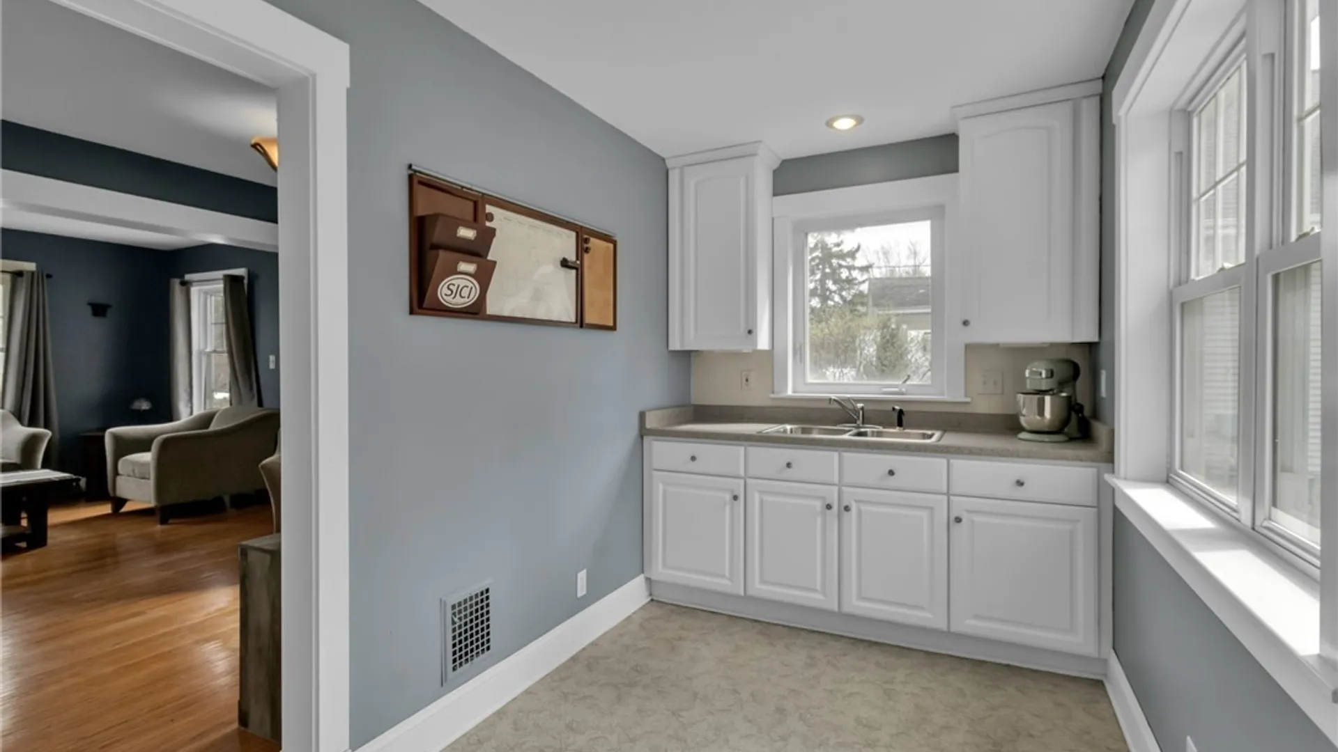 Property at 69 Pfohl Place, Amherst, NY 14221 25