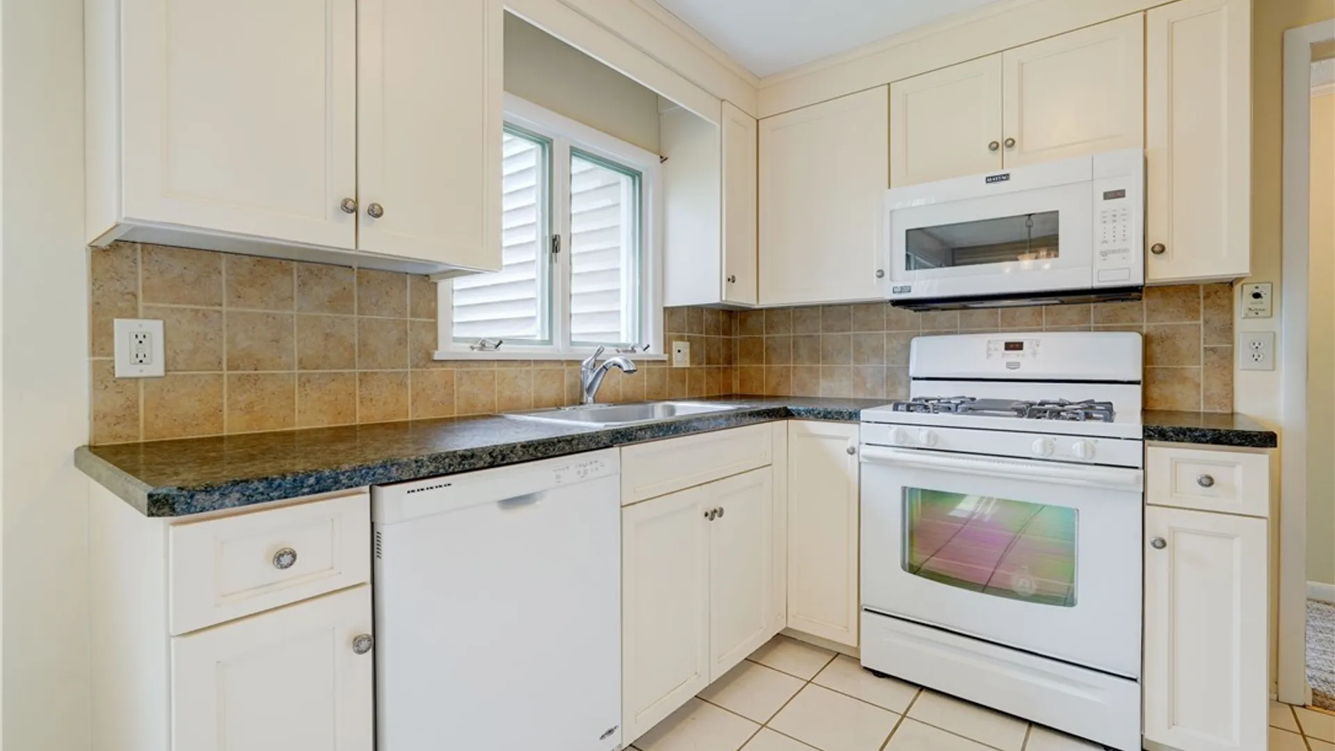 Property at 139 Camille Drive, Greece, NY 14612 13