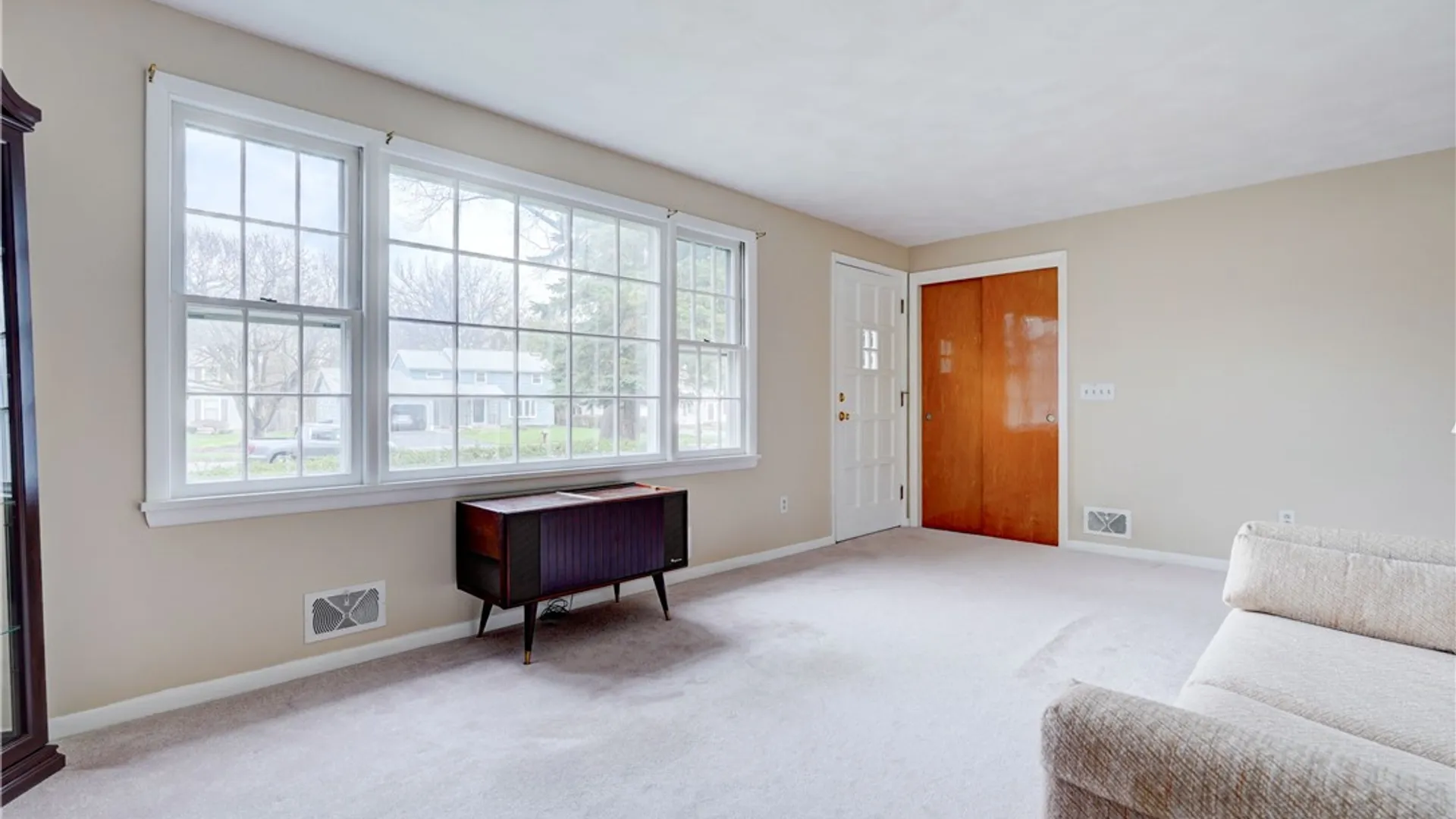 Property at 139 Camille Drive, Greece, NY 14612 5