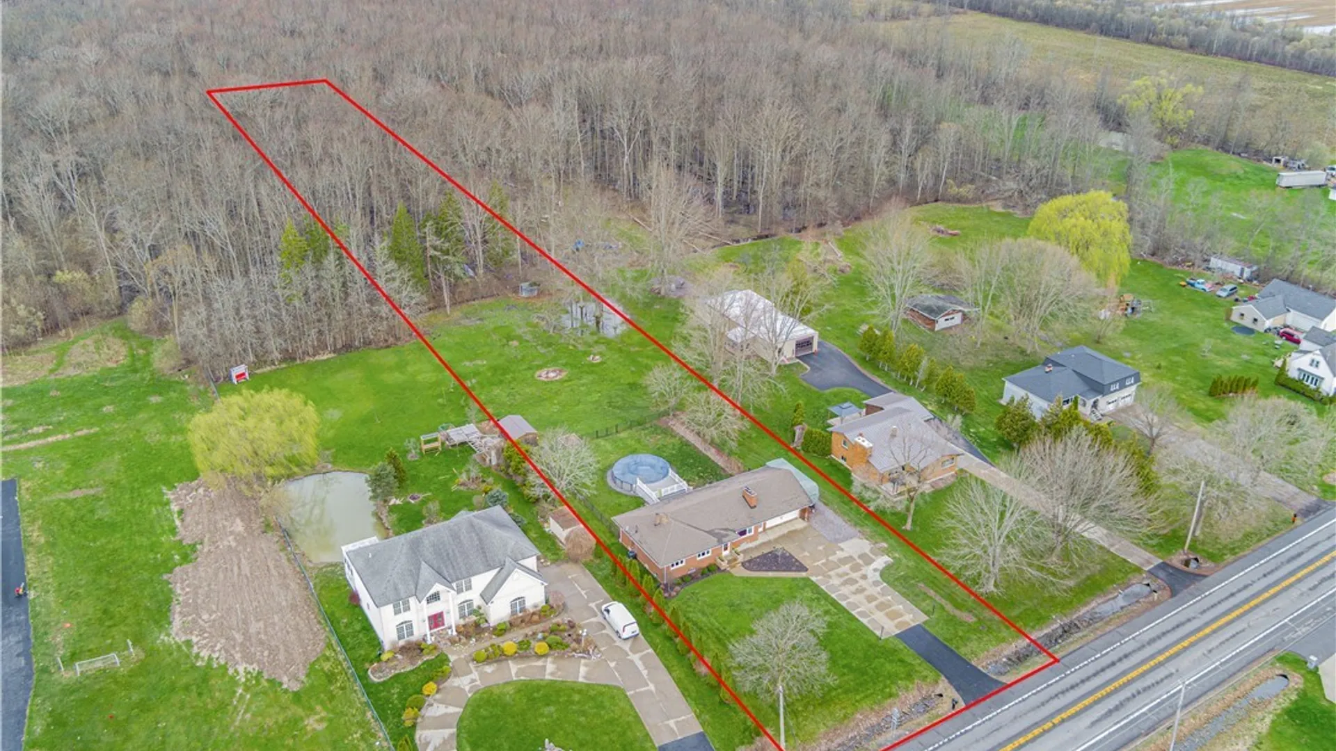 Property at 6998 Shawnee Road, Wheatfield, NY 14120 2