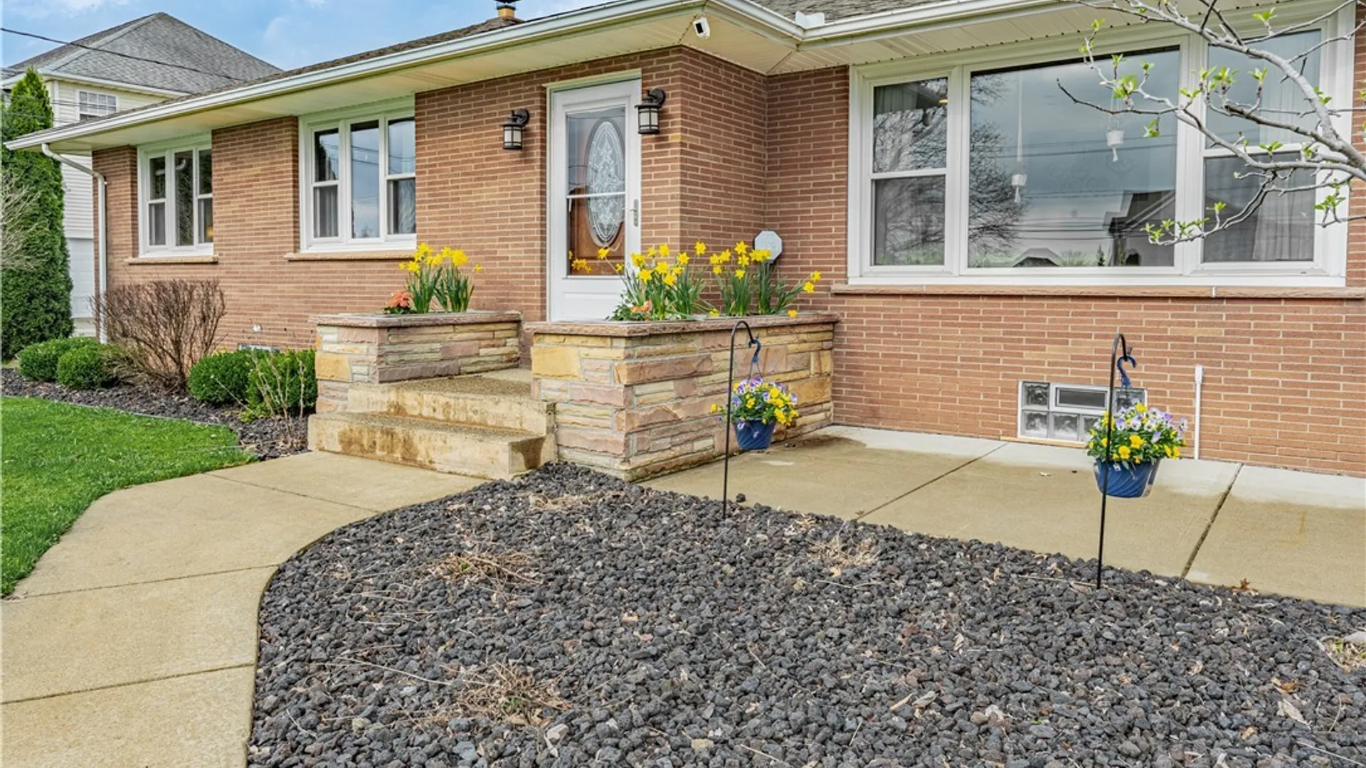 Property at 6998 Shawnee Road, Wheatfield, NY 14120 42