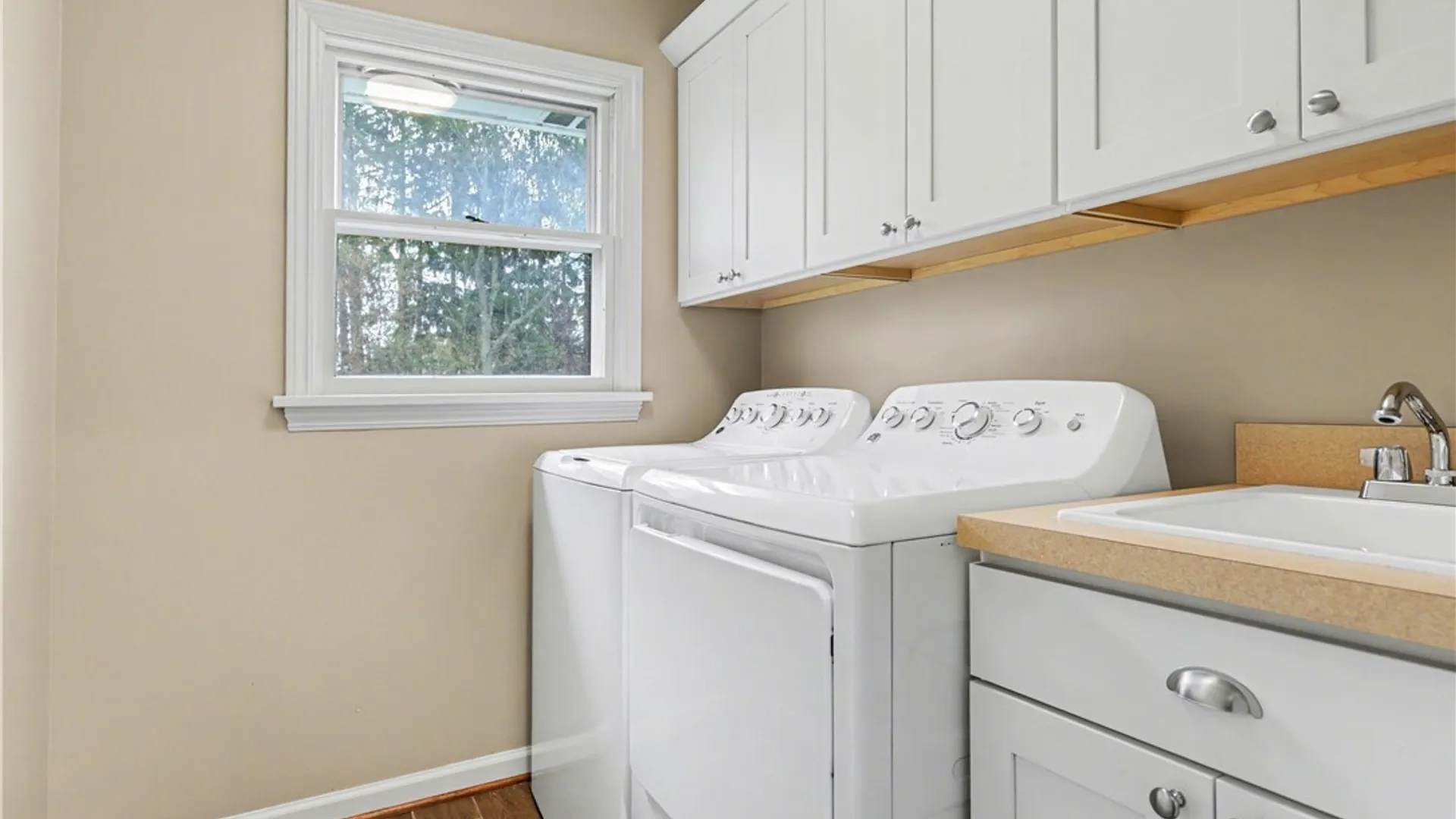 Property at 91 Skyview Lane, Penfield, NY 14625 6