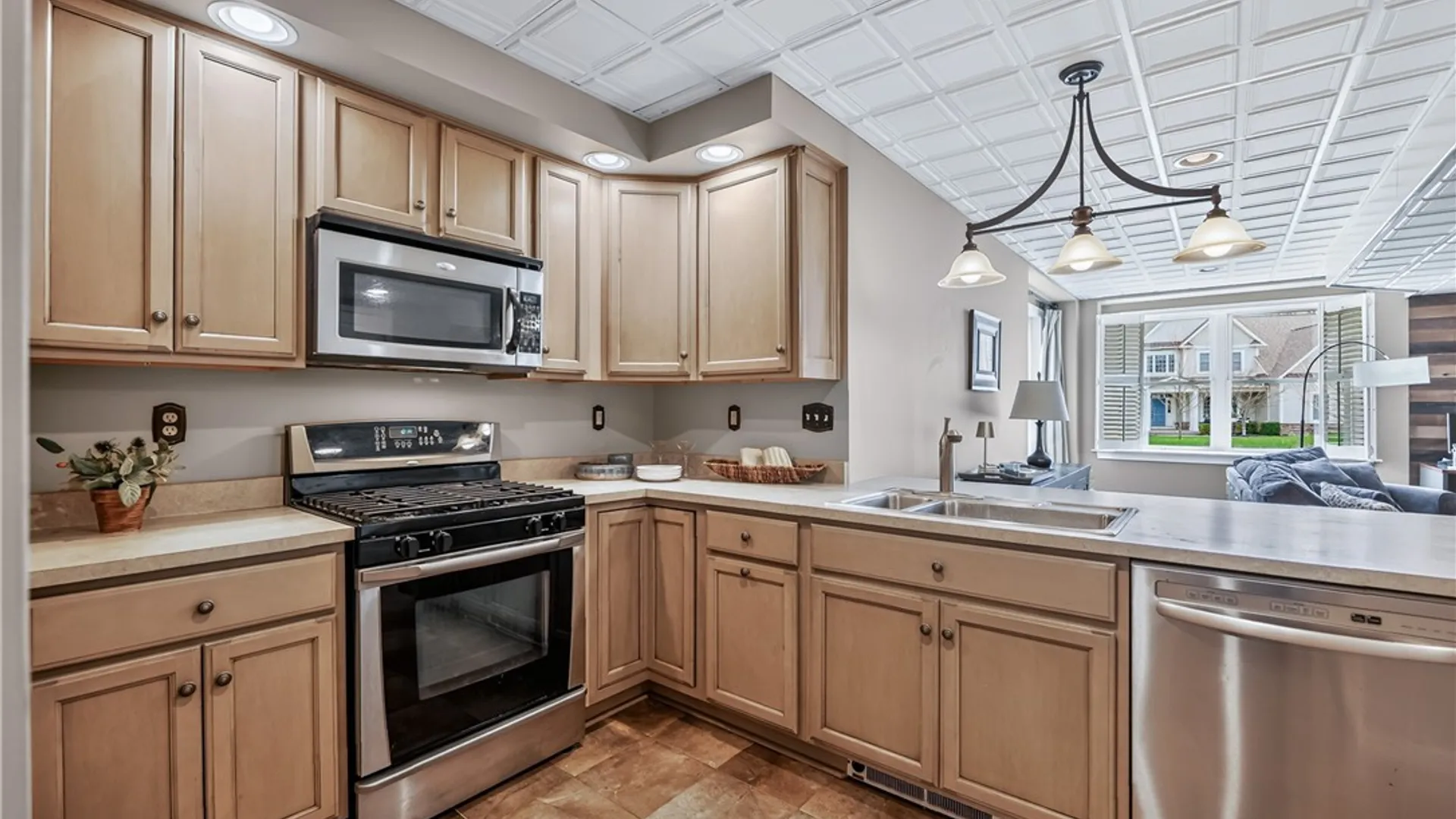 Property at 6664 Saint Johns Parkway, Victor, NY 14564 28