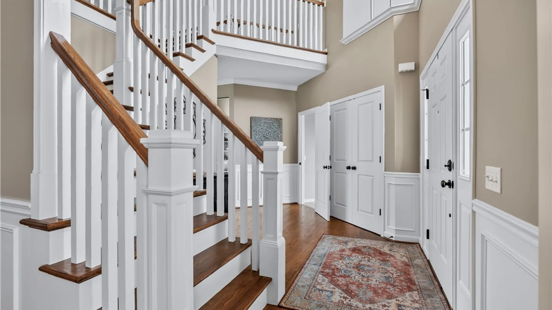 Property at 6664 Saint Johns Parkway, Victor, NY 14564 3