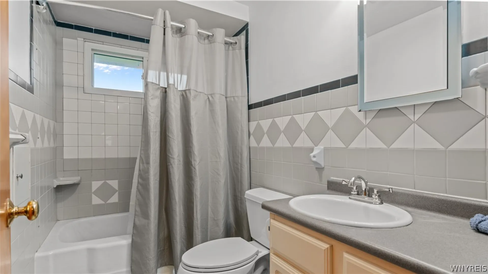 Property at 15 Hamilton Avenue, Lackawanna, NY 14218 24