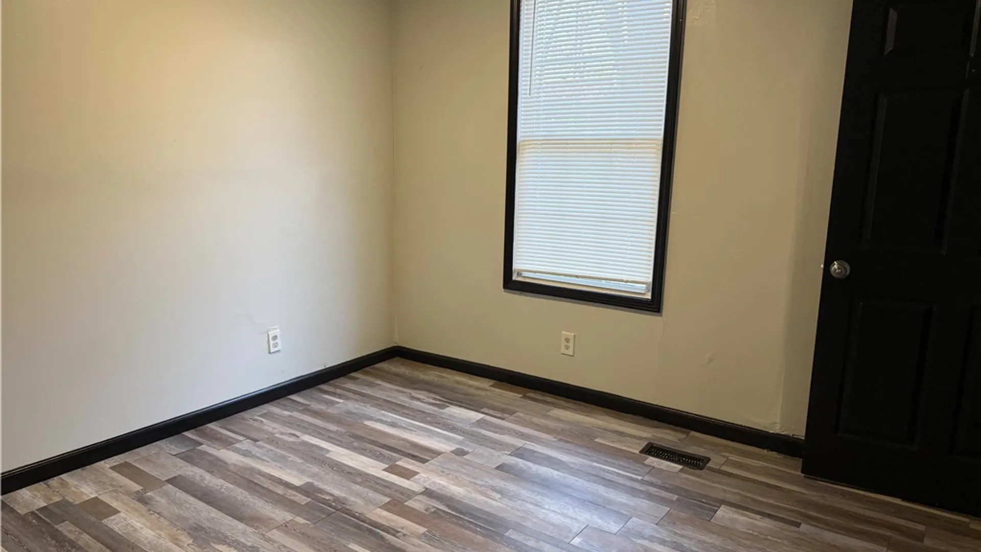 Property at 495 Emerson Street, Rochester, NY 14613 10