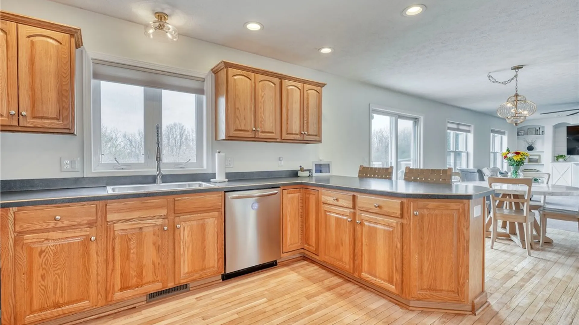 Property at 6430 Sunray Crest Dr, Victor, NY 14564 12