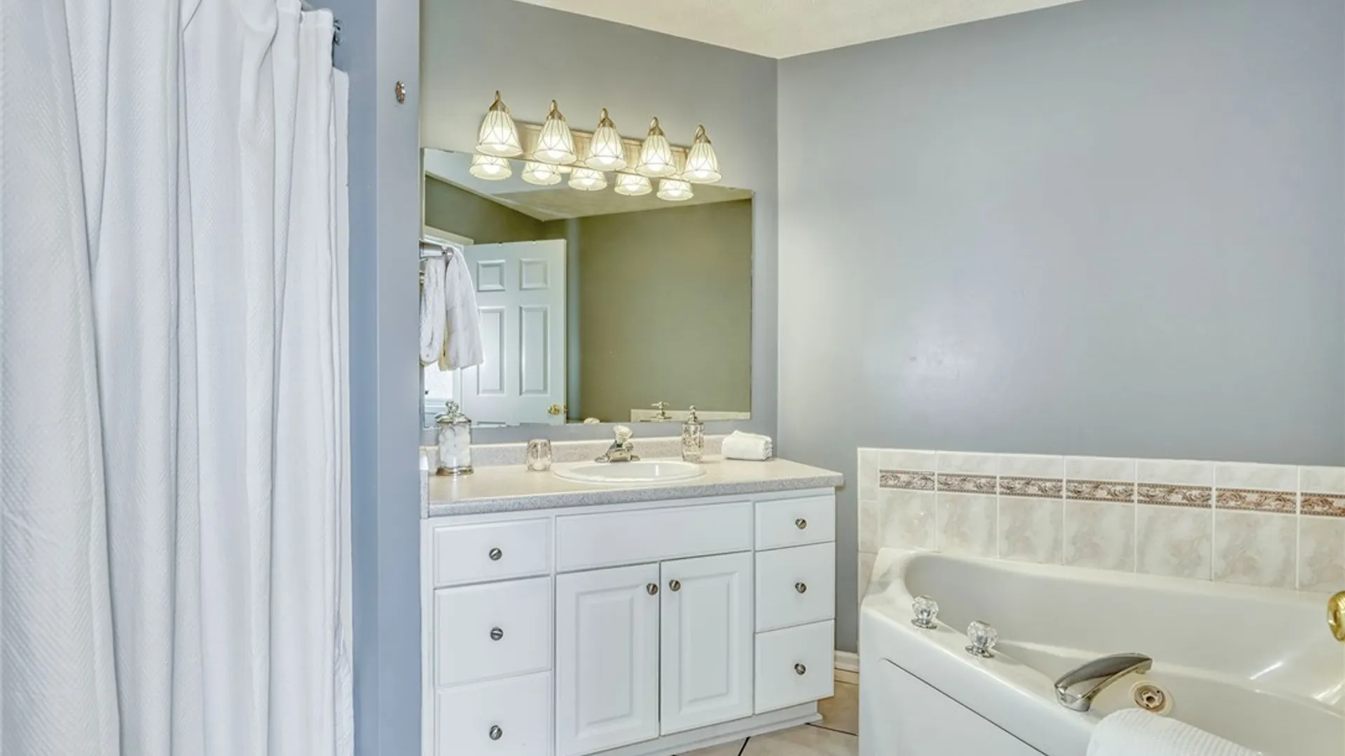 Property at 6430 Sunray Crest Dr, Victor, NY 14564 20