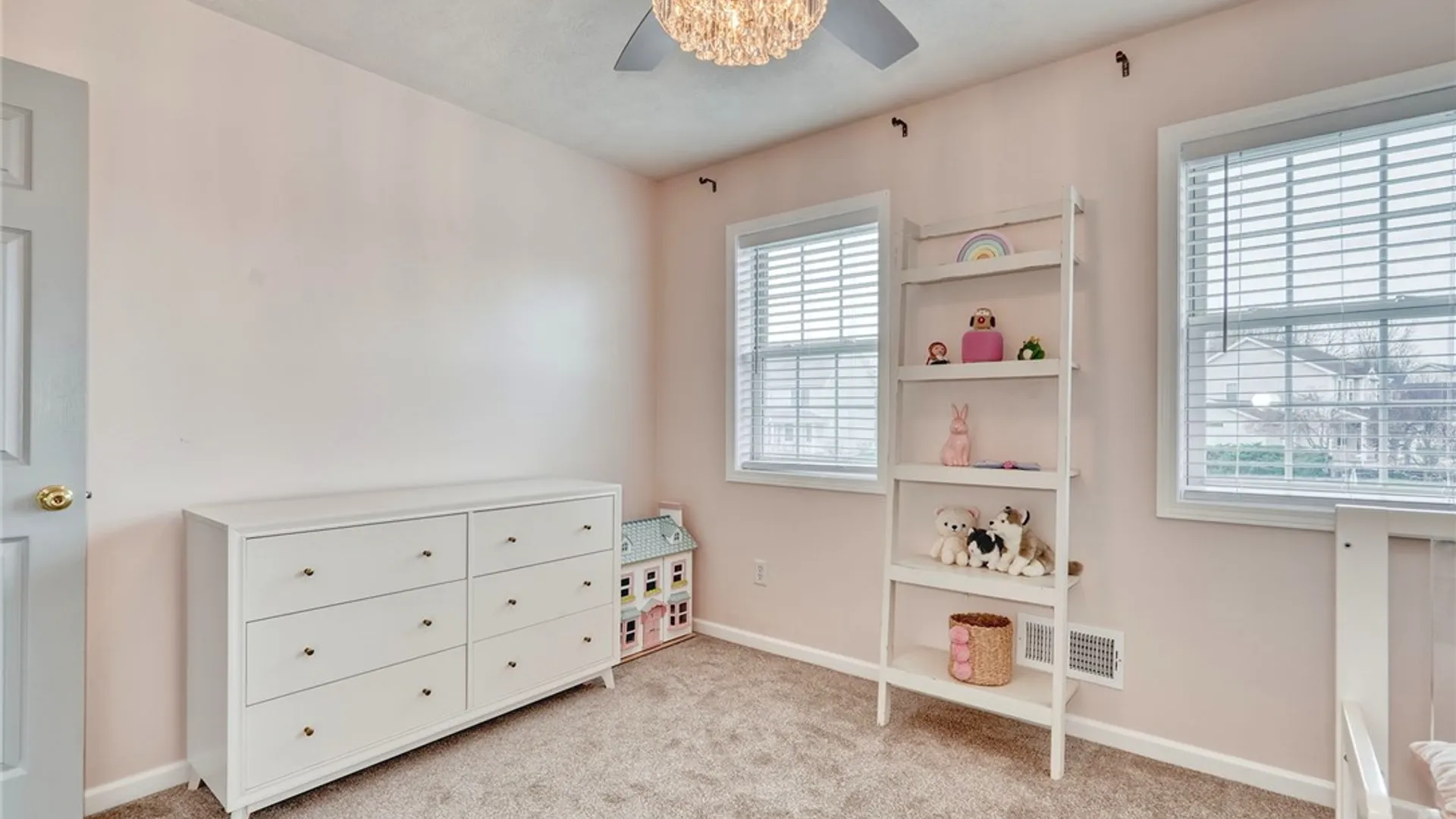 Property at 6430 Sunray Crest Dr, Victor, NY 14564 28