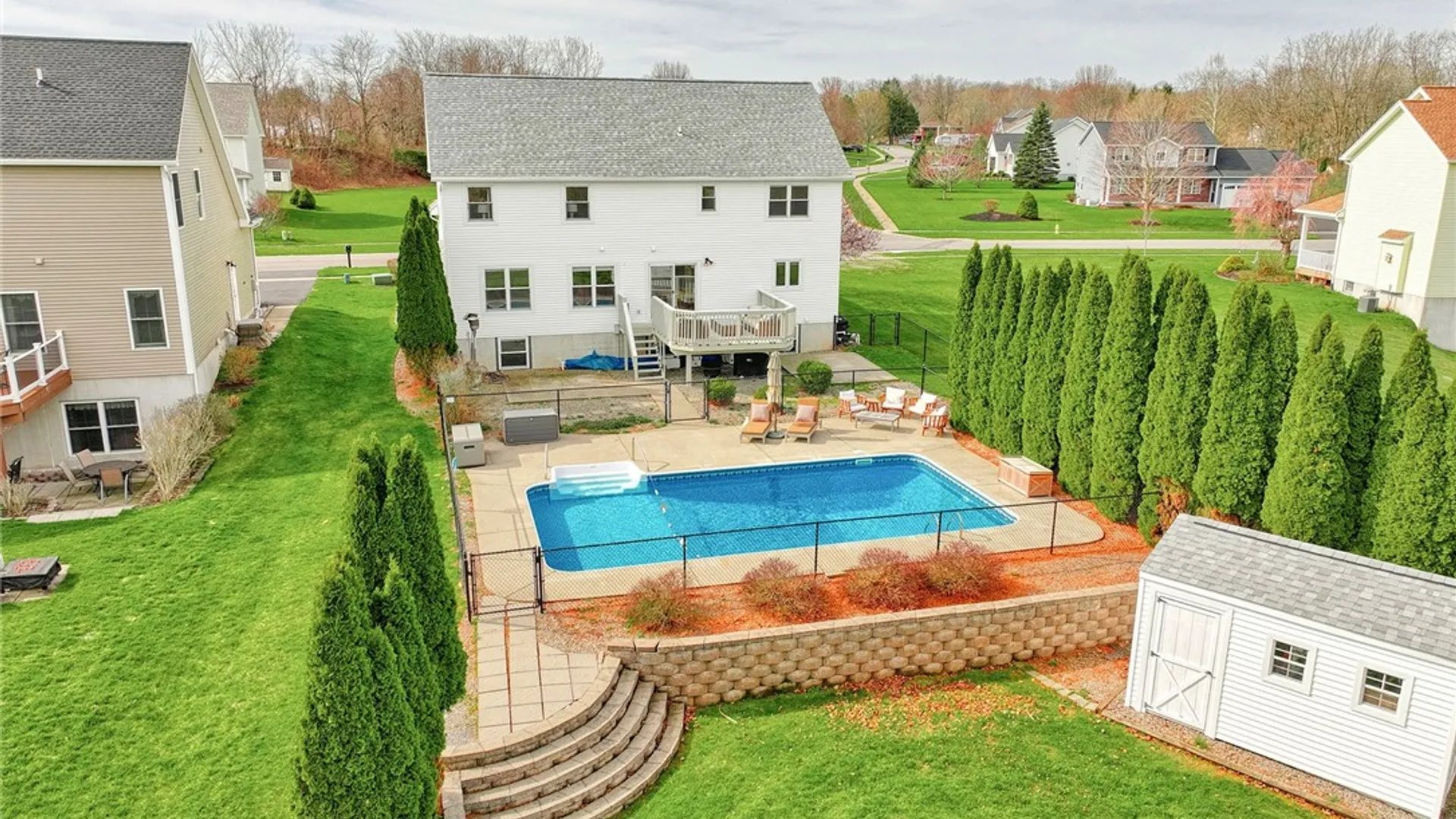 Property at 6430 Sunray Crest Dr, Victor, NY 14564 3