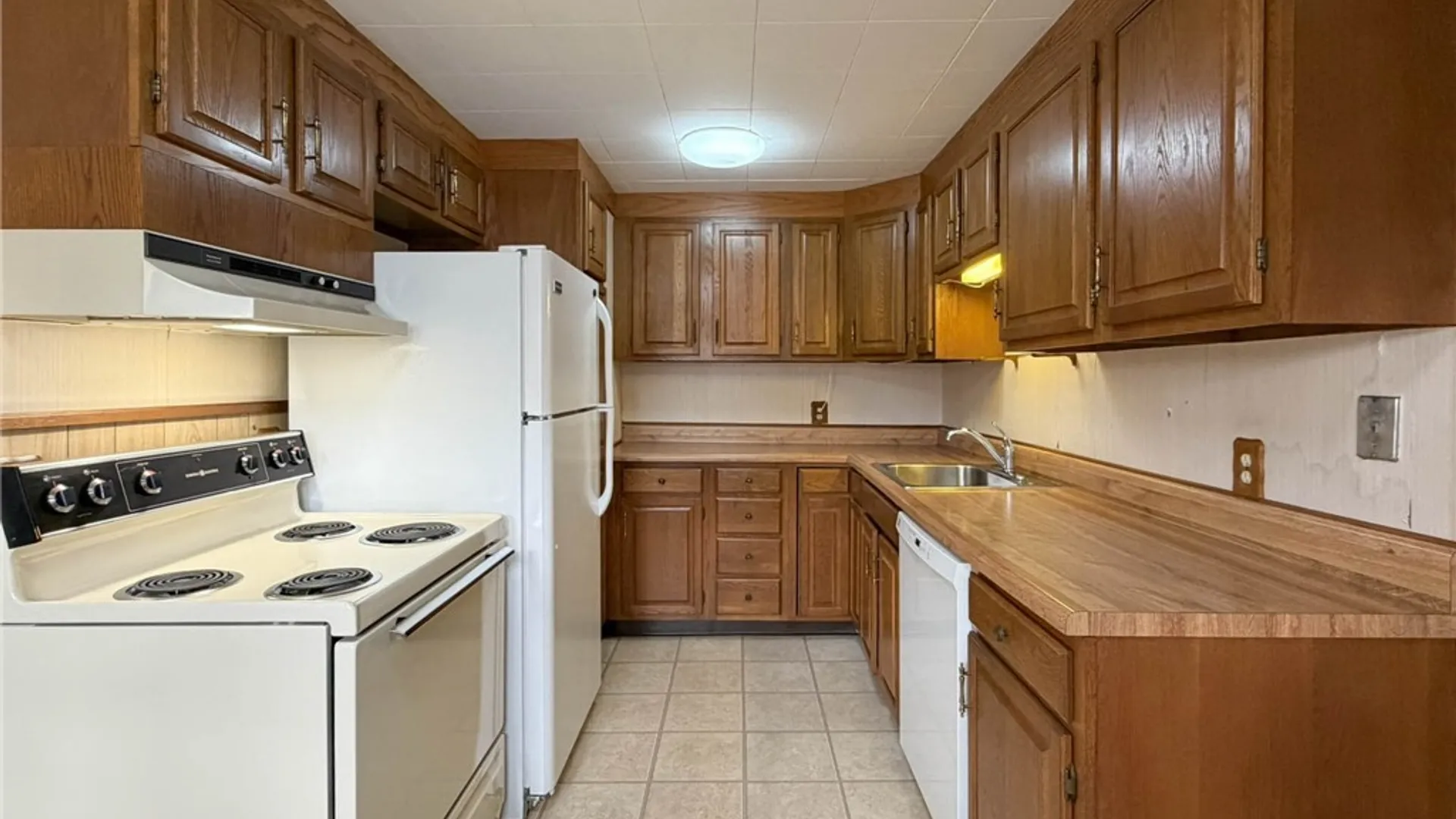 Property at 12 Sherrill Lane, New Hartford, NY 13413 14