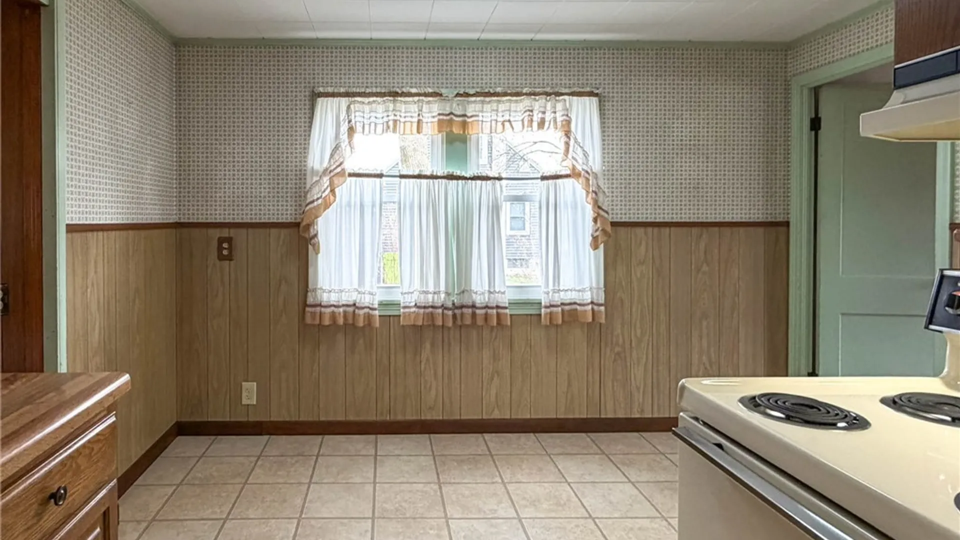 Property at 12 Sherrill Lane, New Hartford, NY 13413 15