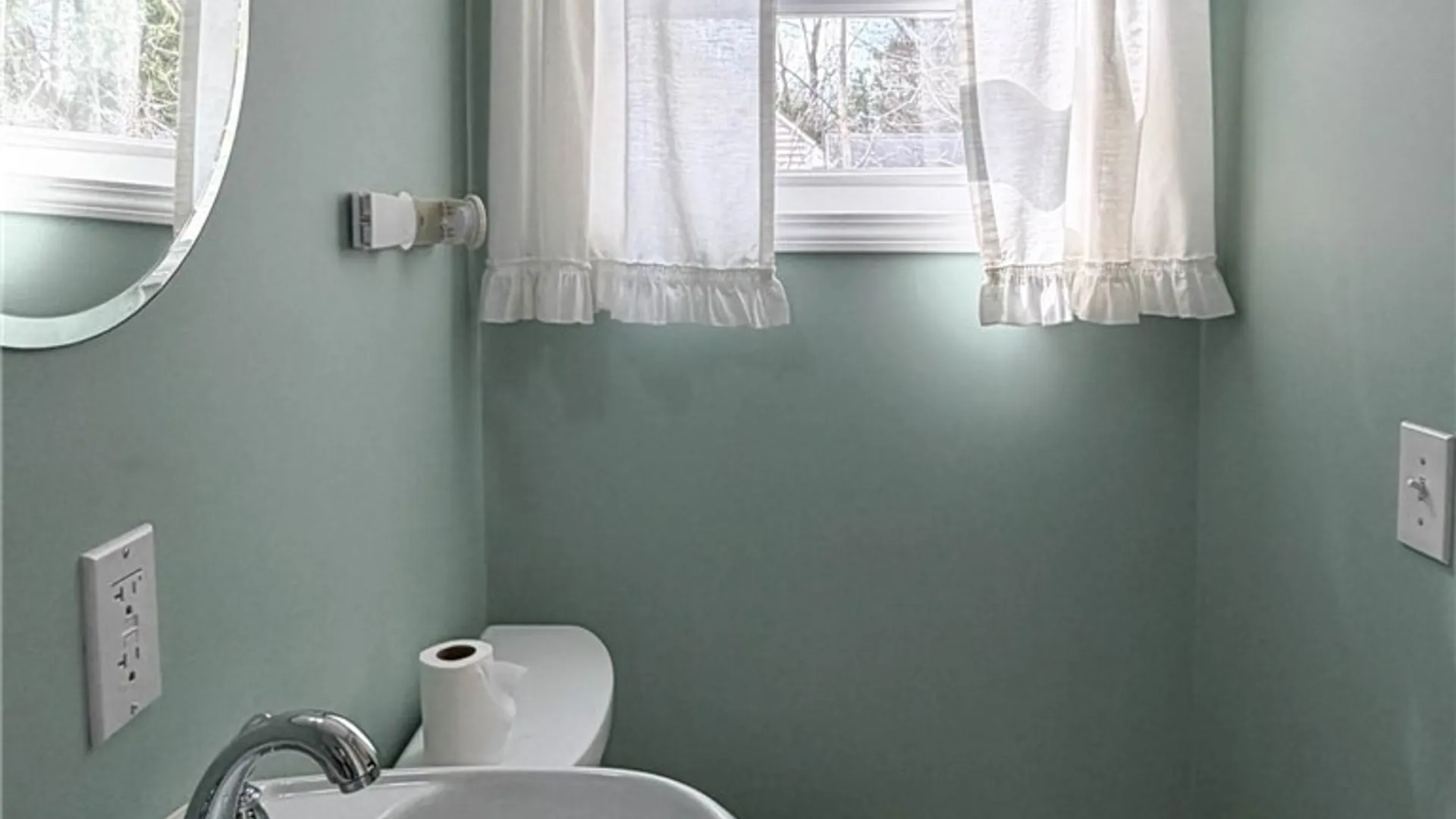 Property at 12 Sherrill Lane, New Hartford, NY 13413 17