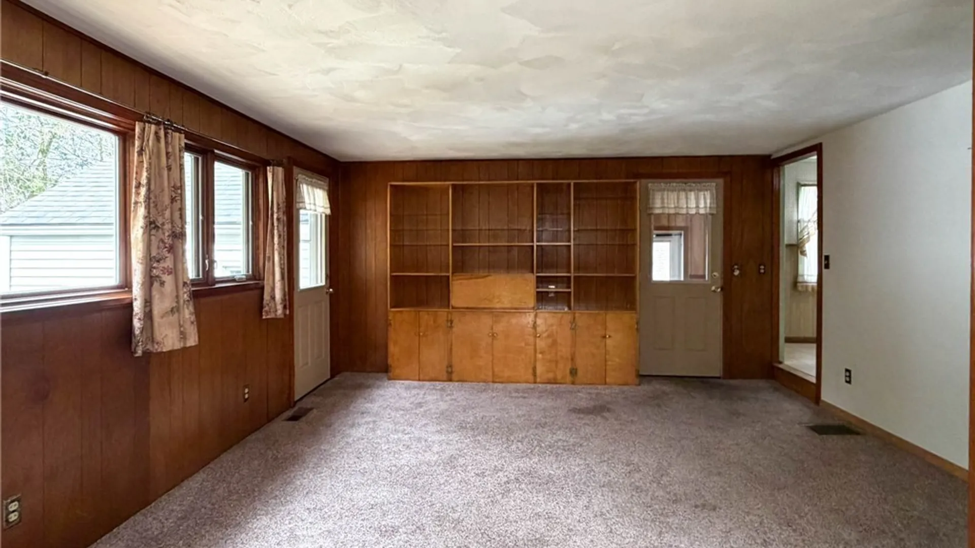 Property at 12 Sherrill Lane, New Hartford, NY 13413 18