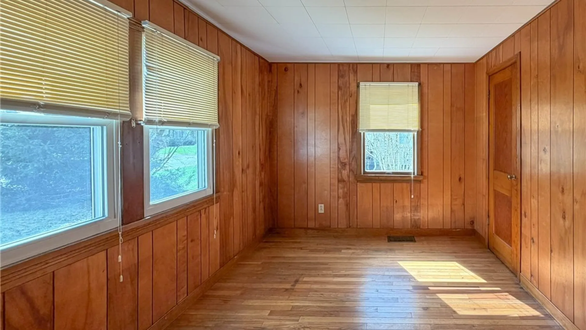 Property at 12 Sherrill Lane, New Hartford, NY 13413 23