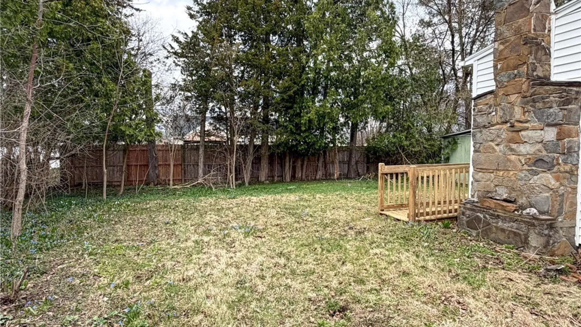 Property at 12 Sherrill Lane, New Hartford, NY 13413 4