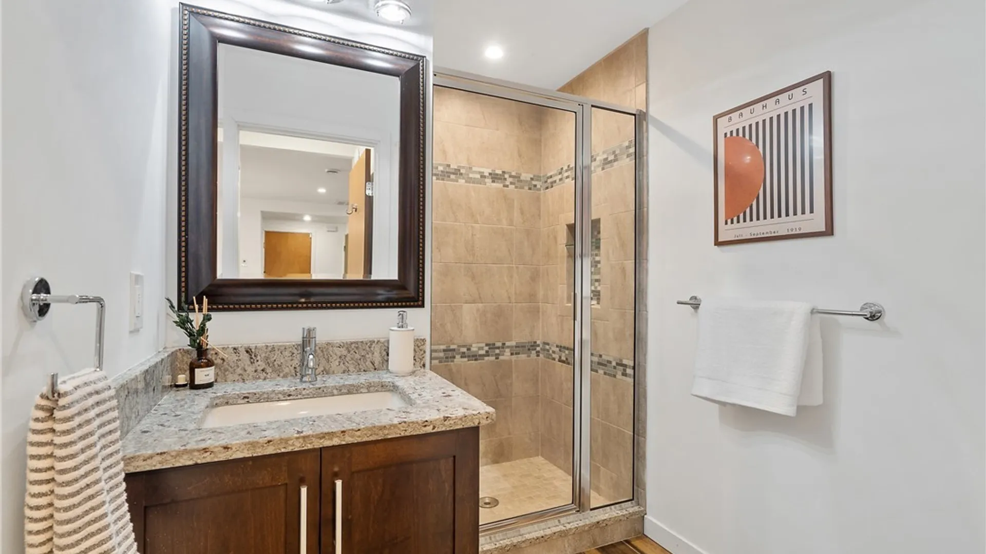 Property at 100 Xavier Circle, Syracuse, NY 13210 20