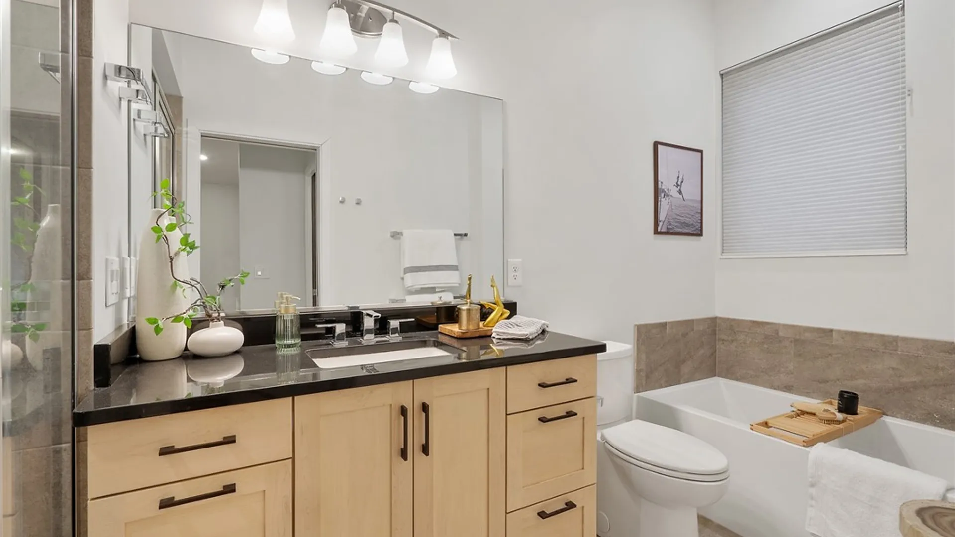 Property at 100 Xavier Circle, Syracuse, NY 13210 26