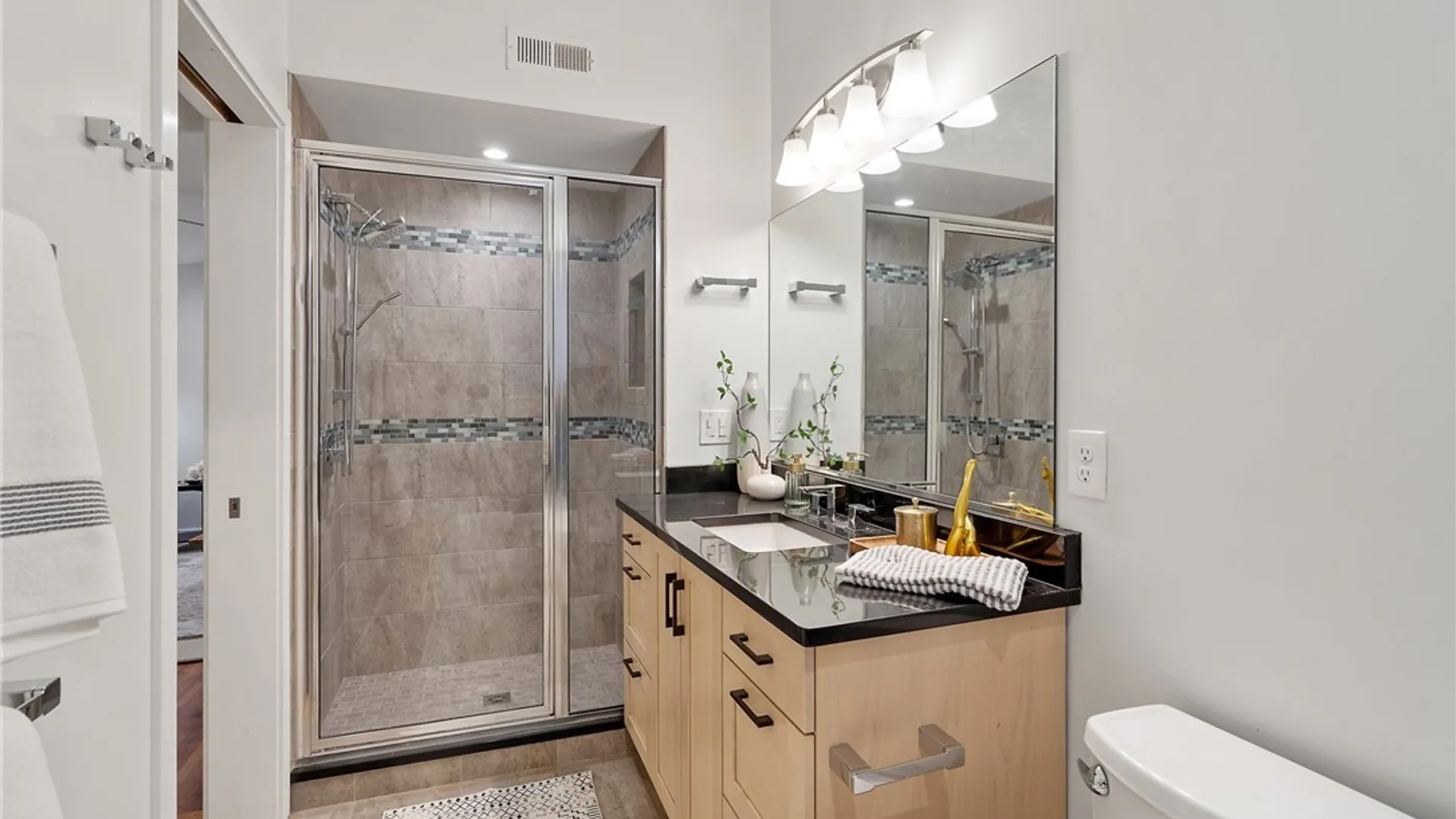 Property at 100 Xavier Circle, Syracuse, NY 13210 28