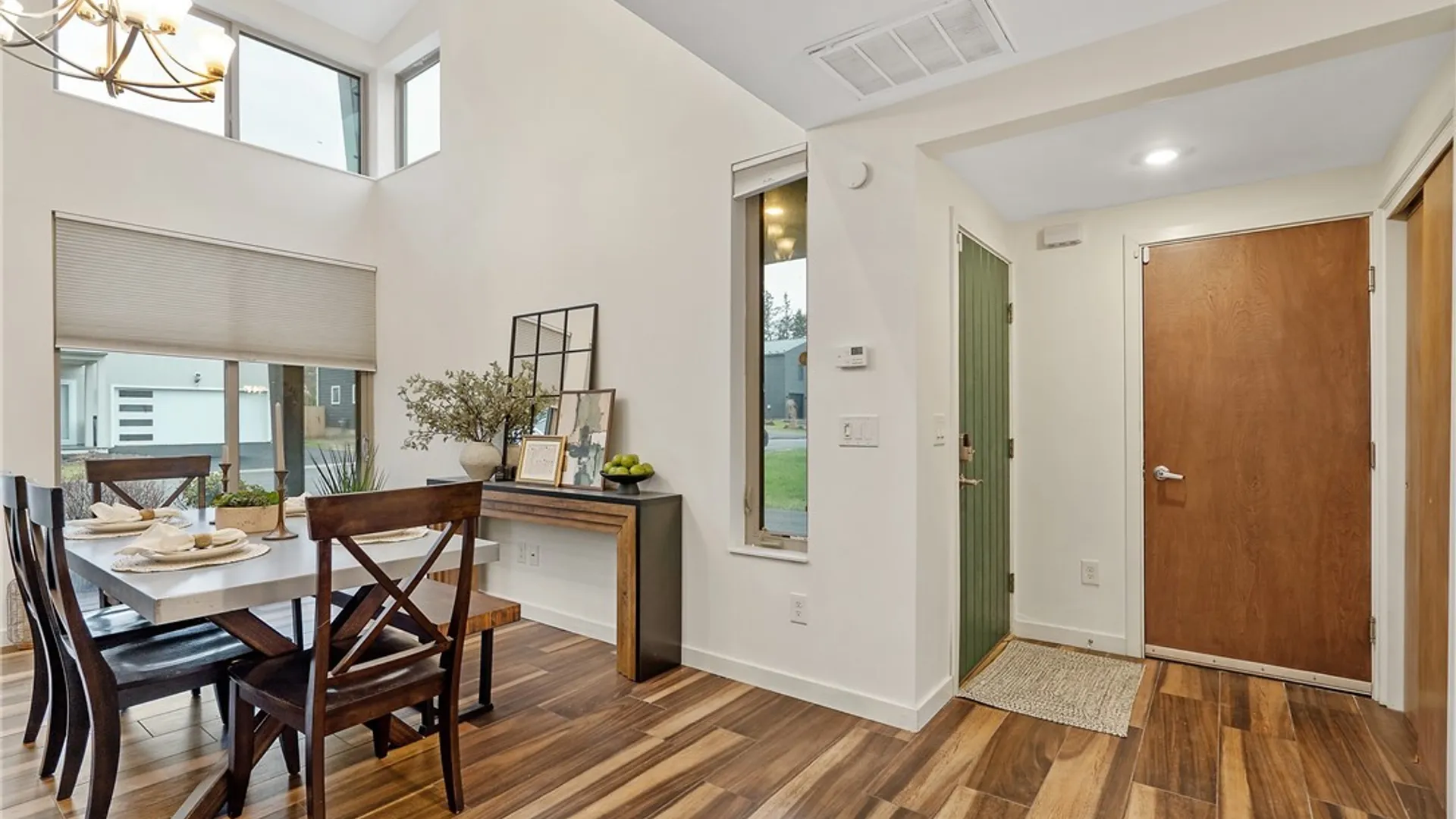 Property at 100 Xavier Circle, Syracuse, NY 13210 4