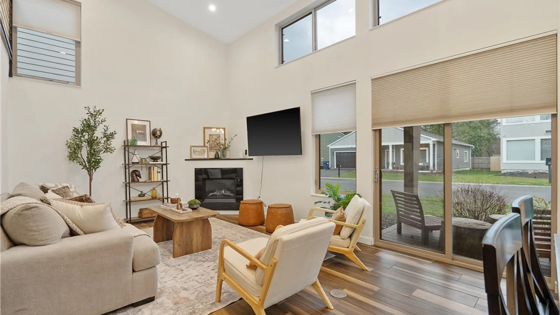 Property at 100 Xavier Circle, Syracuse, NY 13210 9