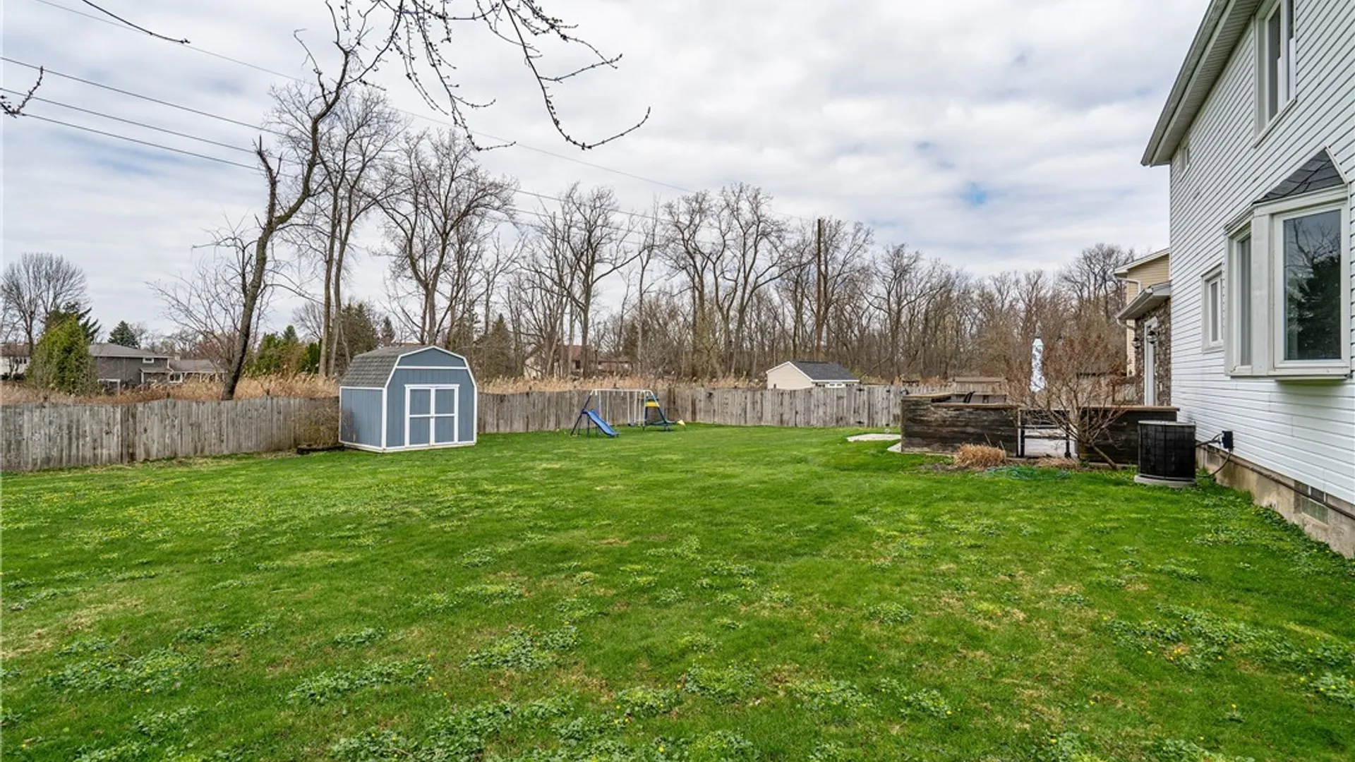 Property at 12 Old Farm Court, Cheektowaga, NY 14043 11