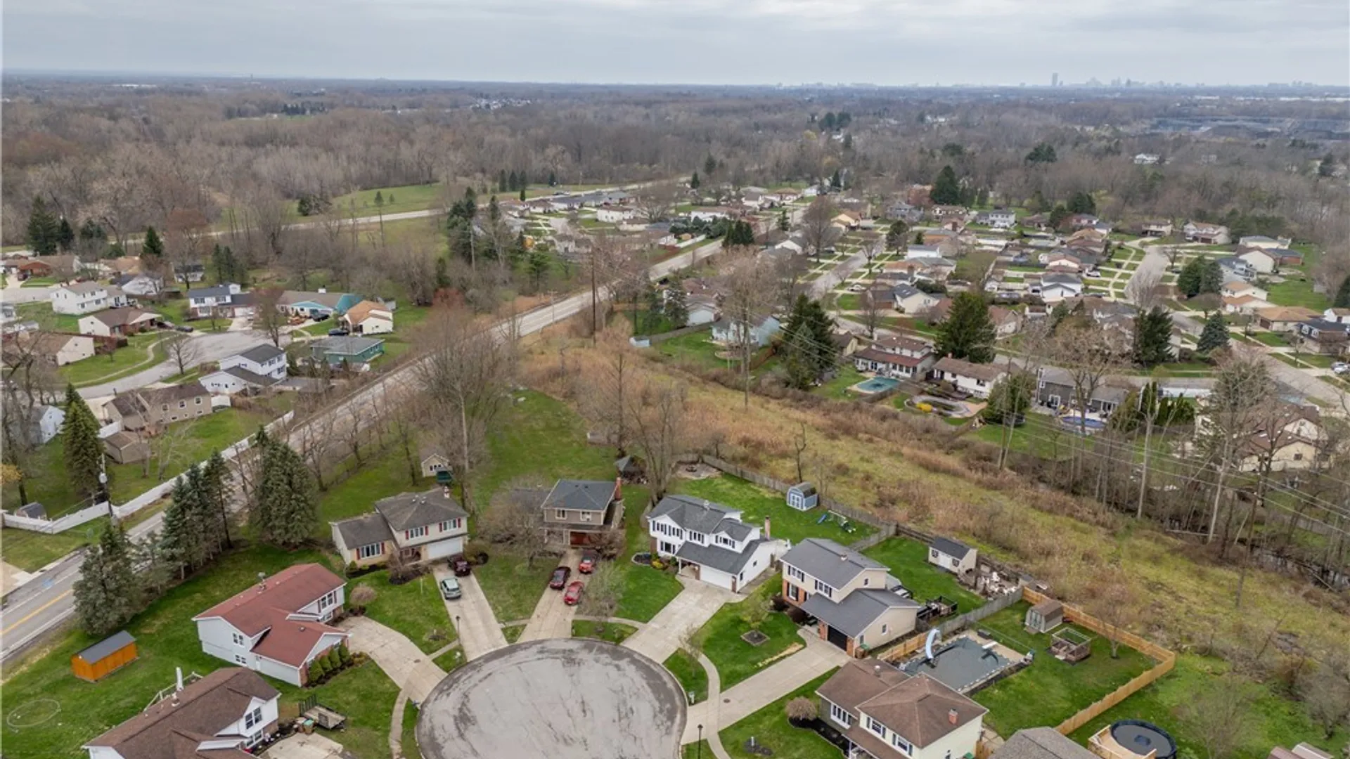 Property at 12 Old Farm Court, Cheektowaga, NY 14043 18